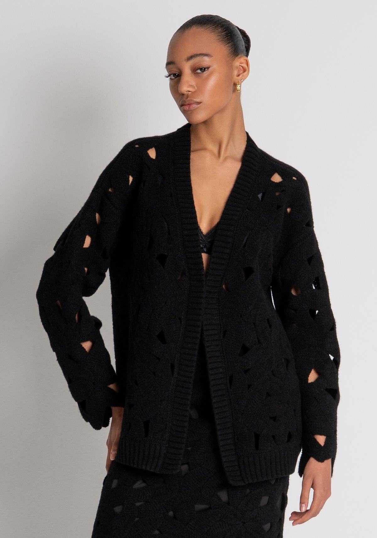 Cardigan regular aperto macramè in lana merinos B126WT8070K567R6 FRACOMINA