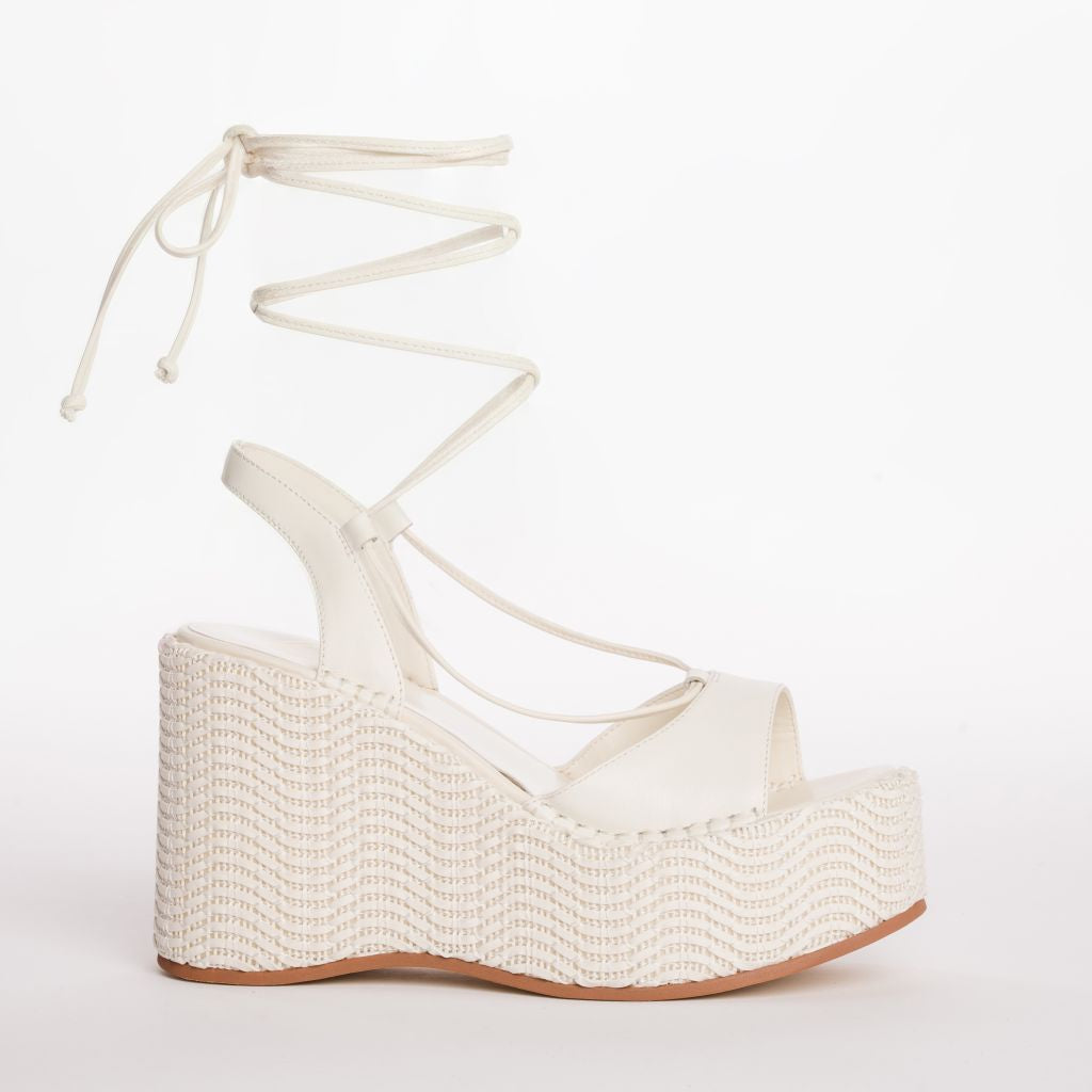 Sandali con Zeppa Alta e Allacciatura alla Schiava