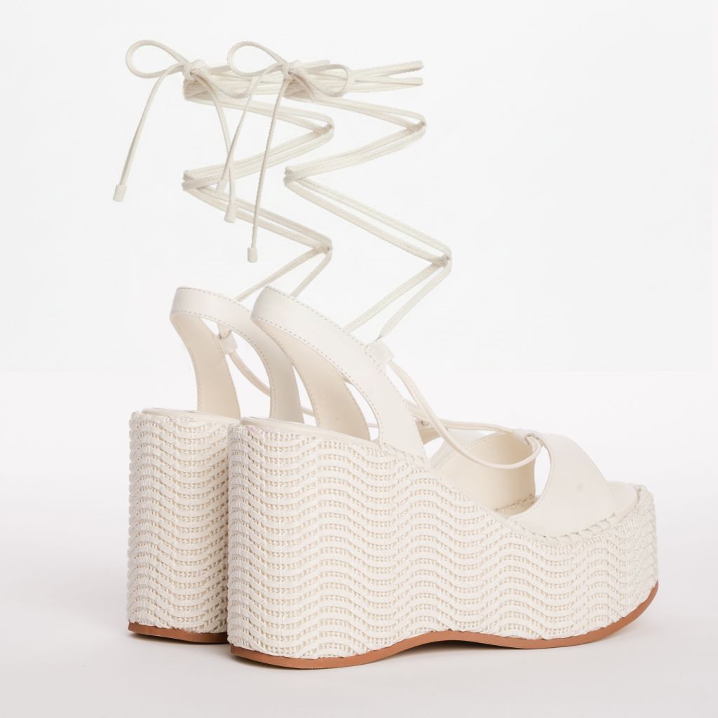 Sandali con Zeppa Alta e Allacciatura alla Schiava