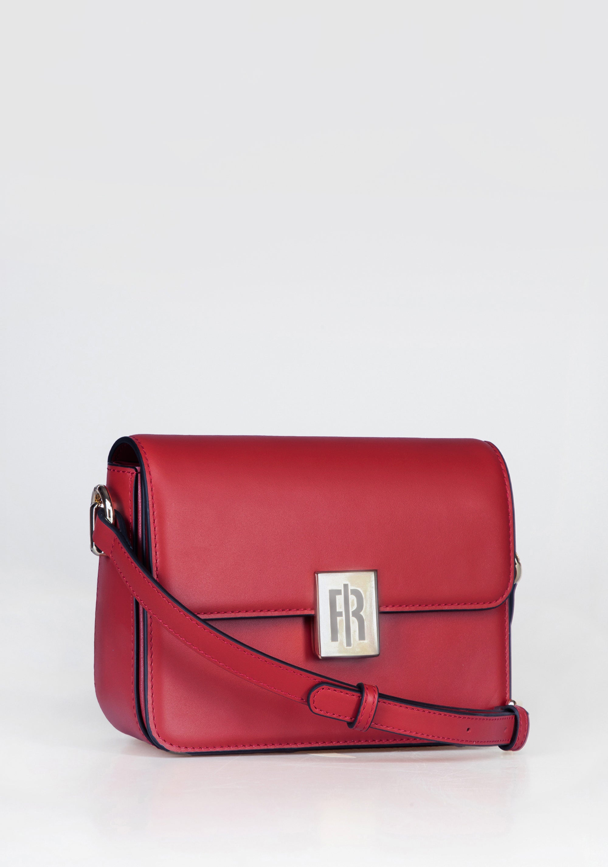 Borsa a Tracolla Strutturata con Chiusura a Pattina e Logo Dorato