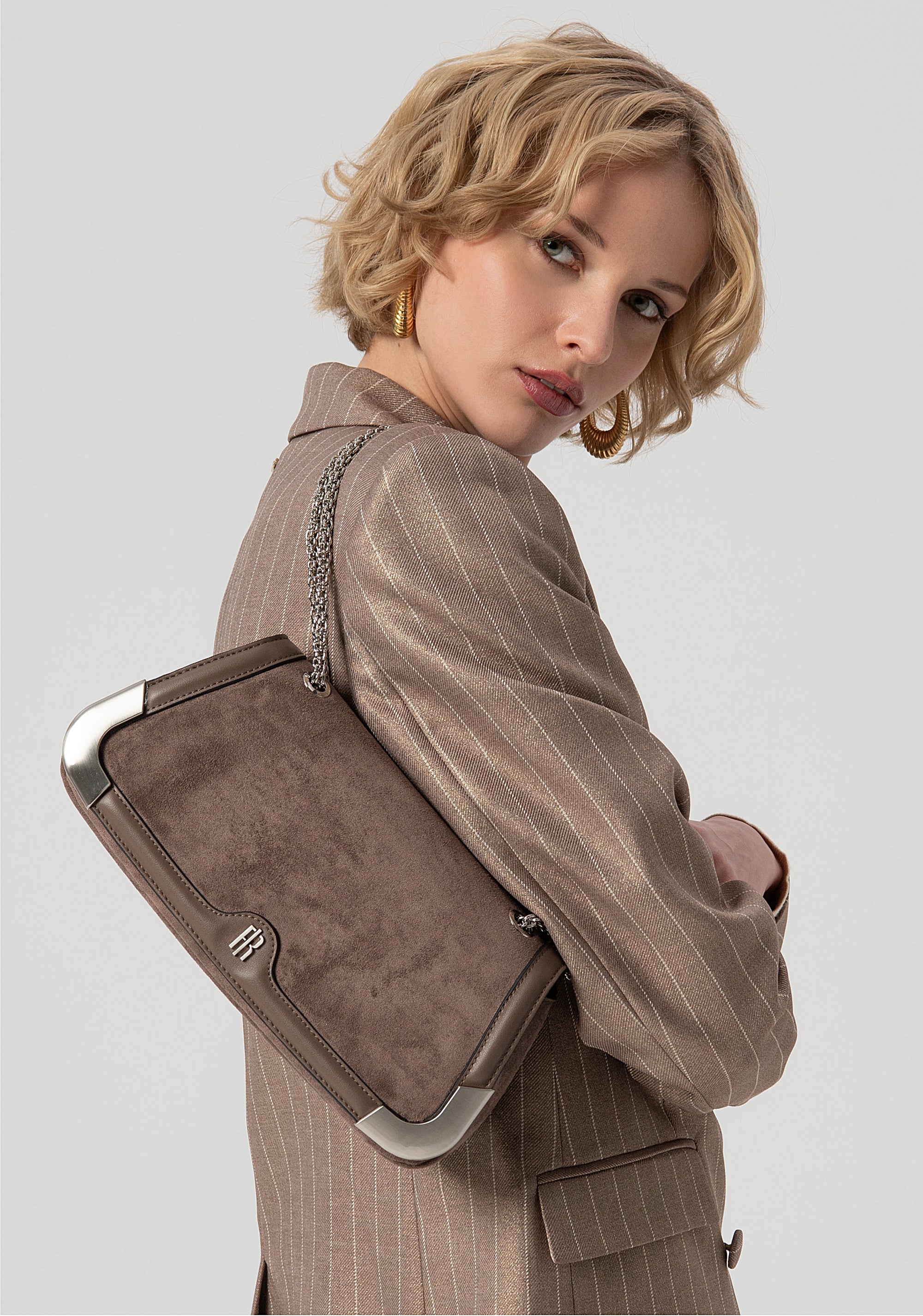 Borsa Clutch Tracolla Minimal con Logo FR Dorato