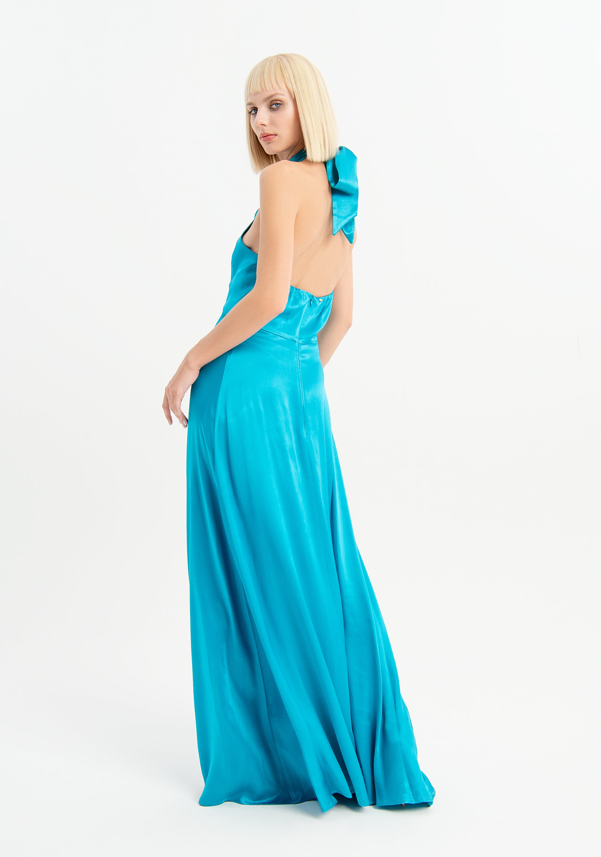 Abito lungo satin con scollo ad incrocio