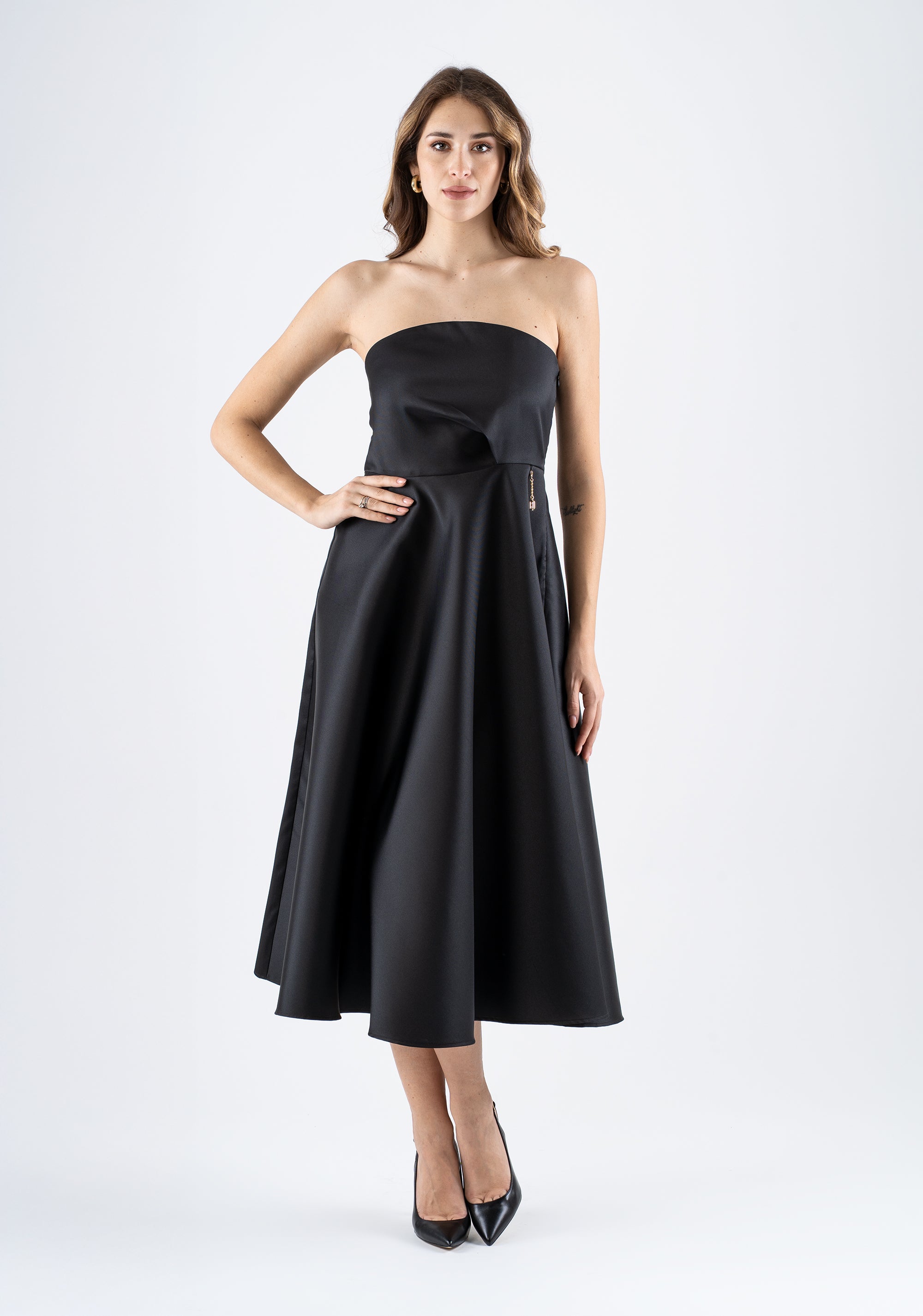 Abito midi elegante senza spalline