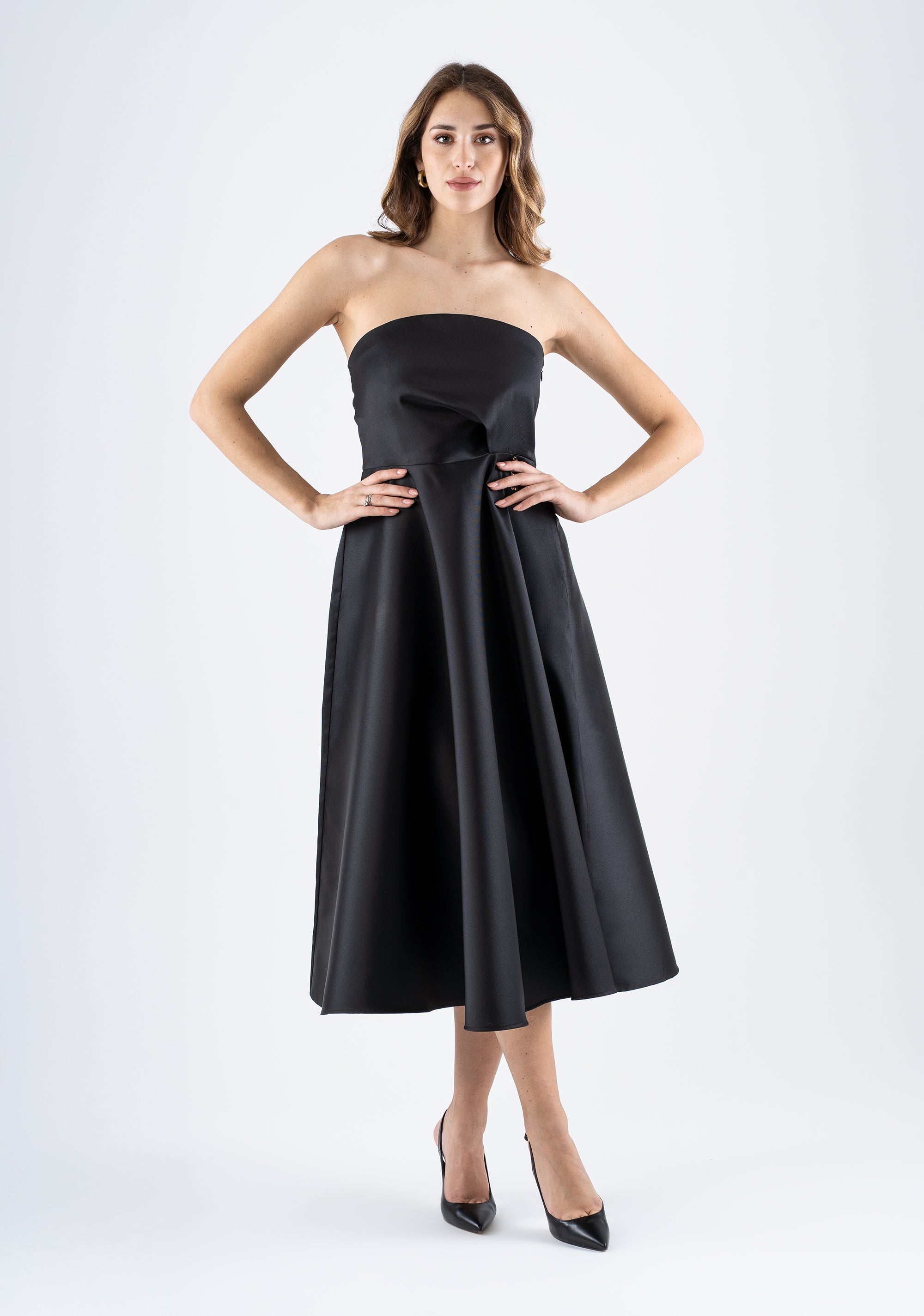 Abito midi elegante senza spalline