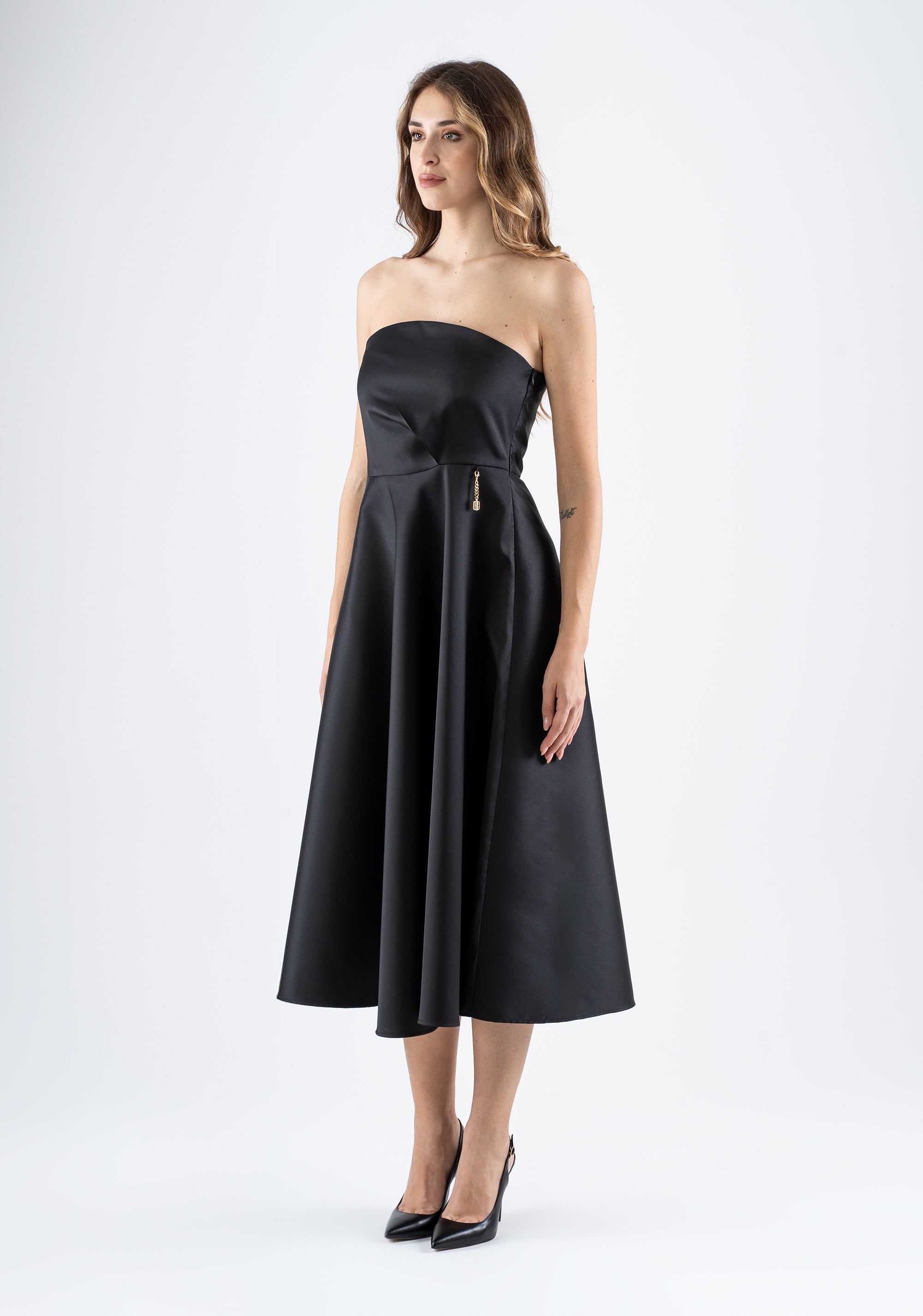 Abito midi elegante senza spalline