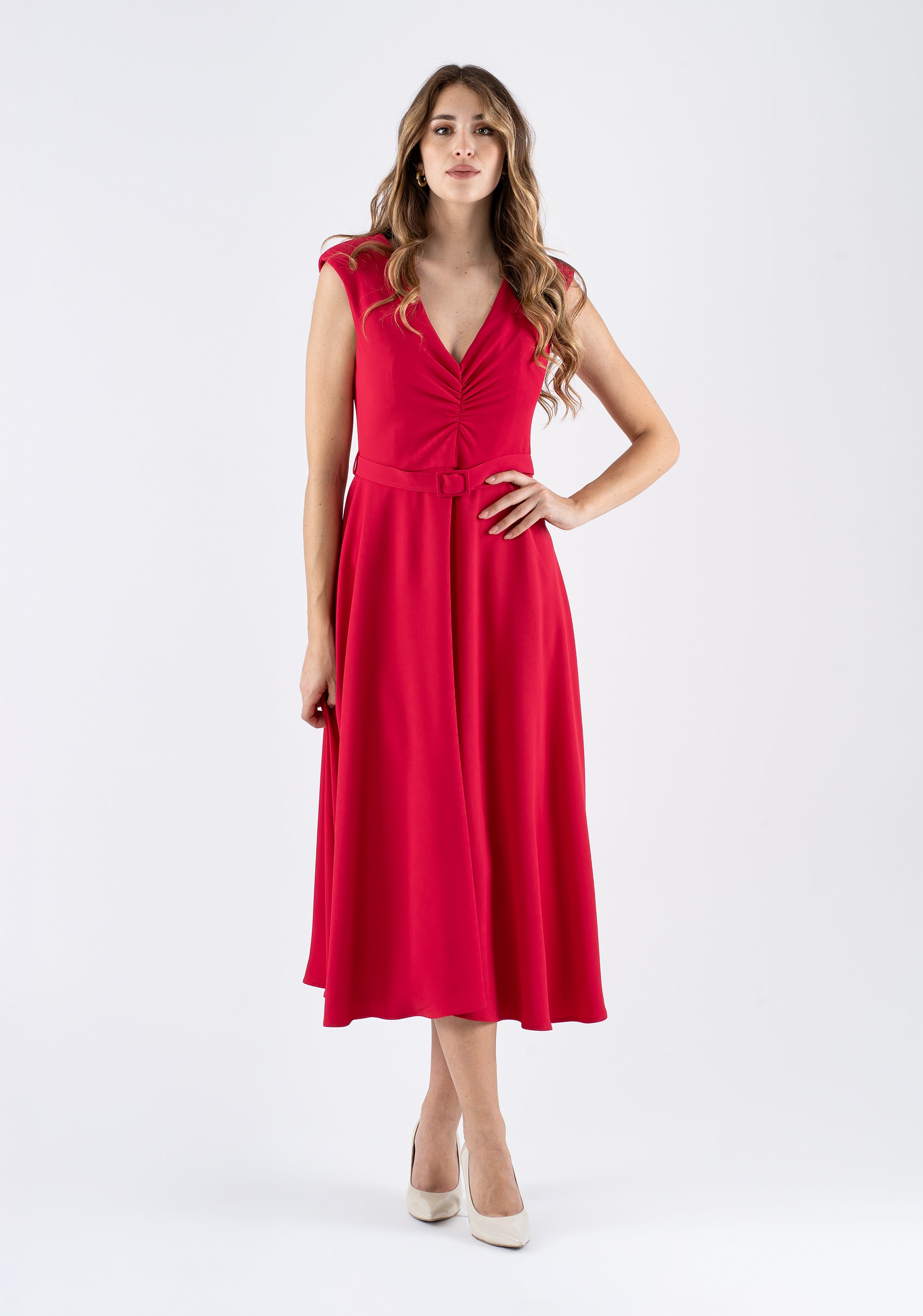 Abito midi svasato con scollo a V e cintura