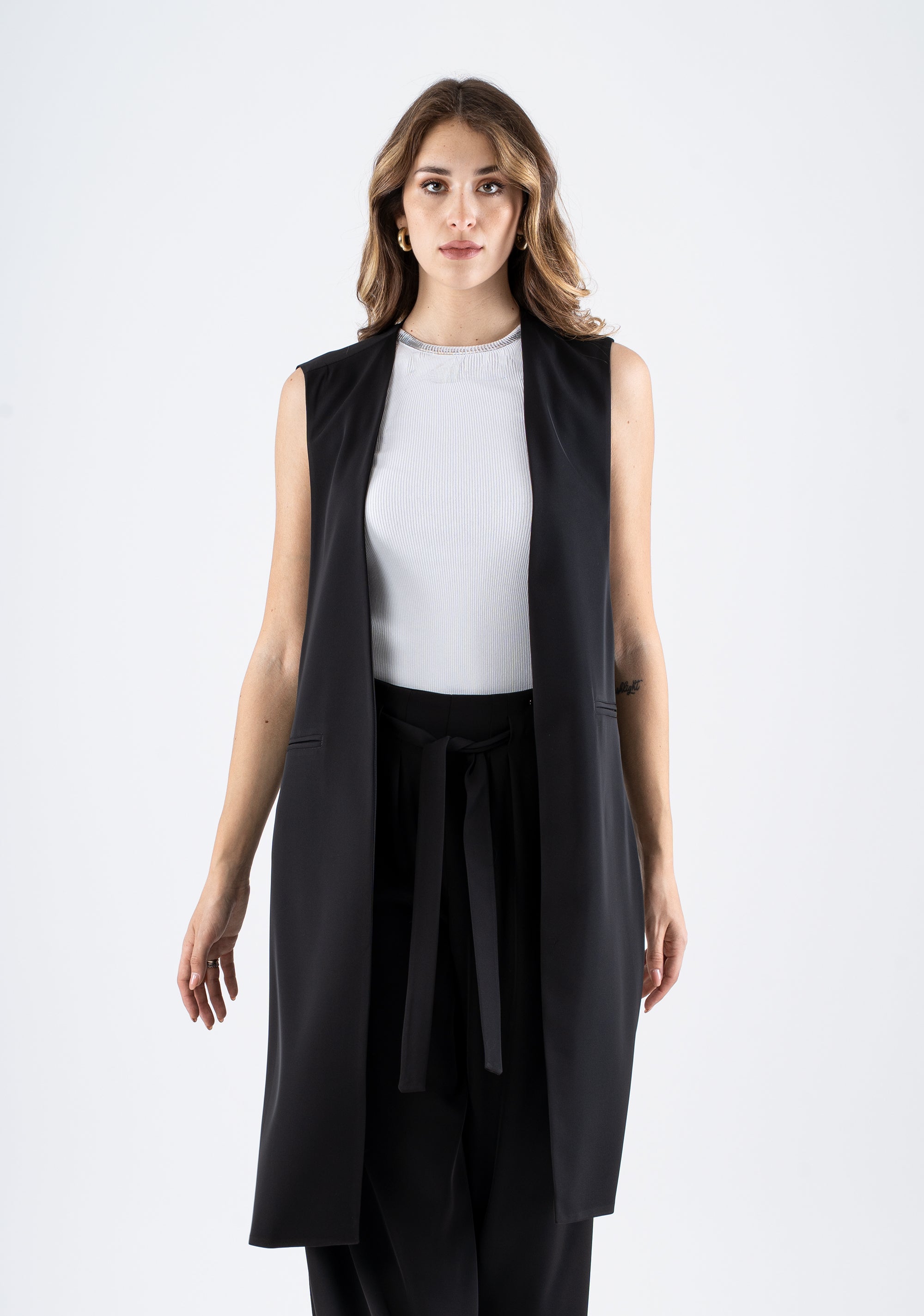 Gilet lungo senza maniche in tessuto fluido color corallo