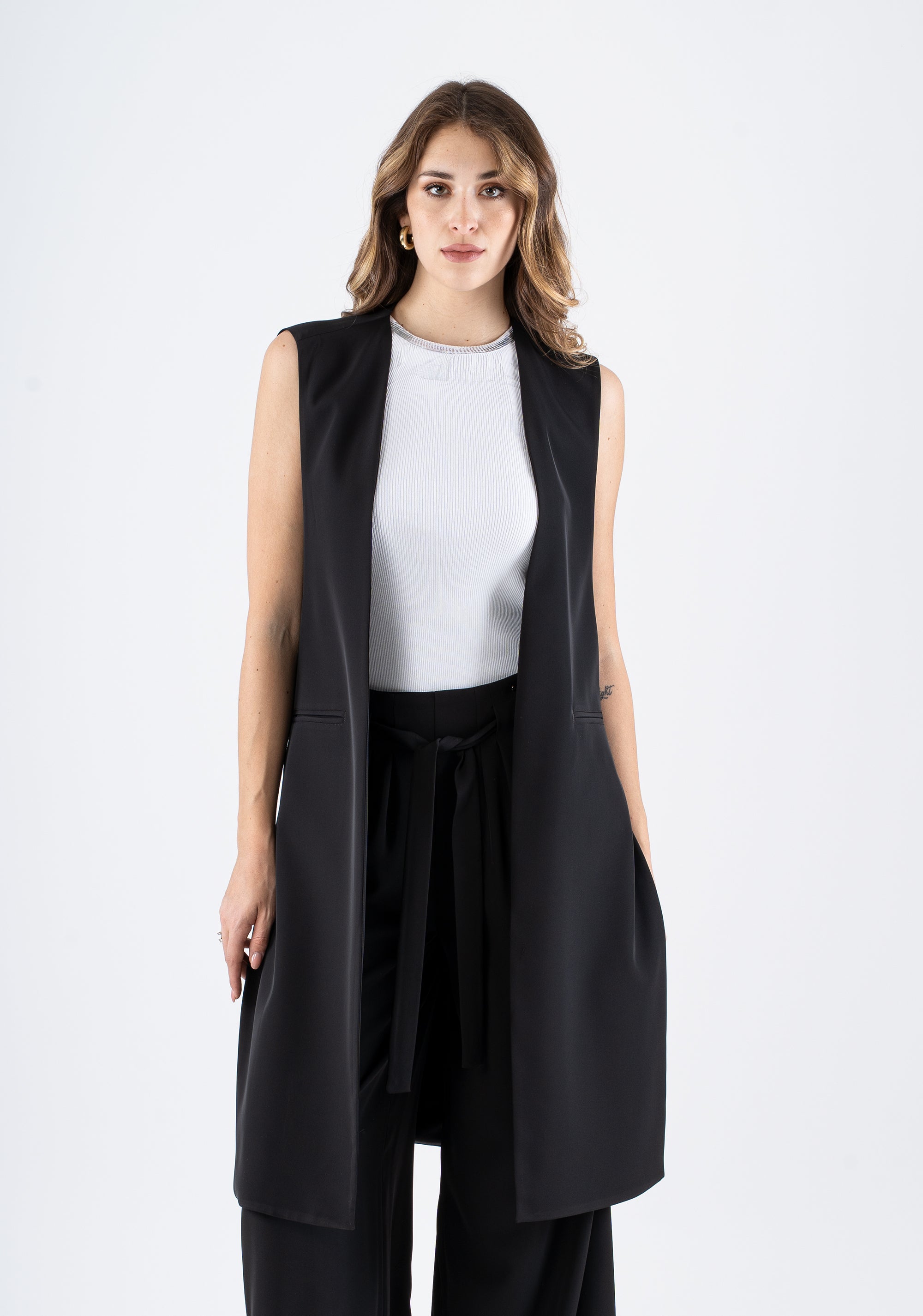 Gilet lungo senza maniche in tessuto fluido color corallo