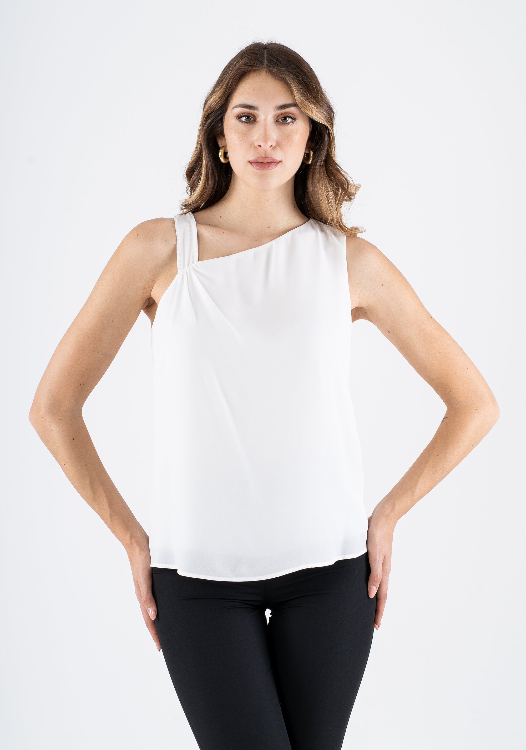 Top monospalla con dettaglio di spallina ricamata