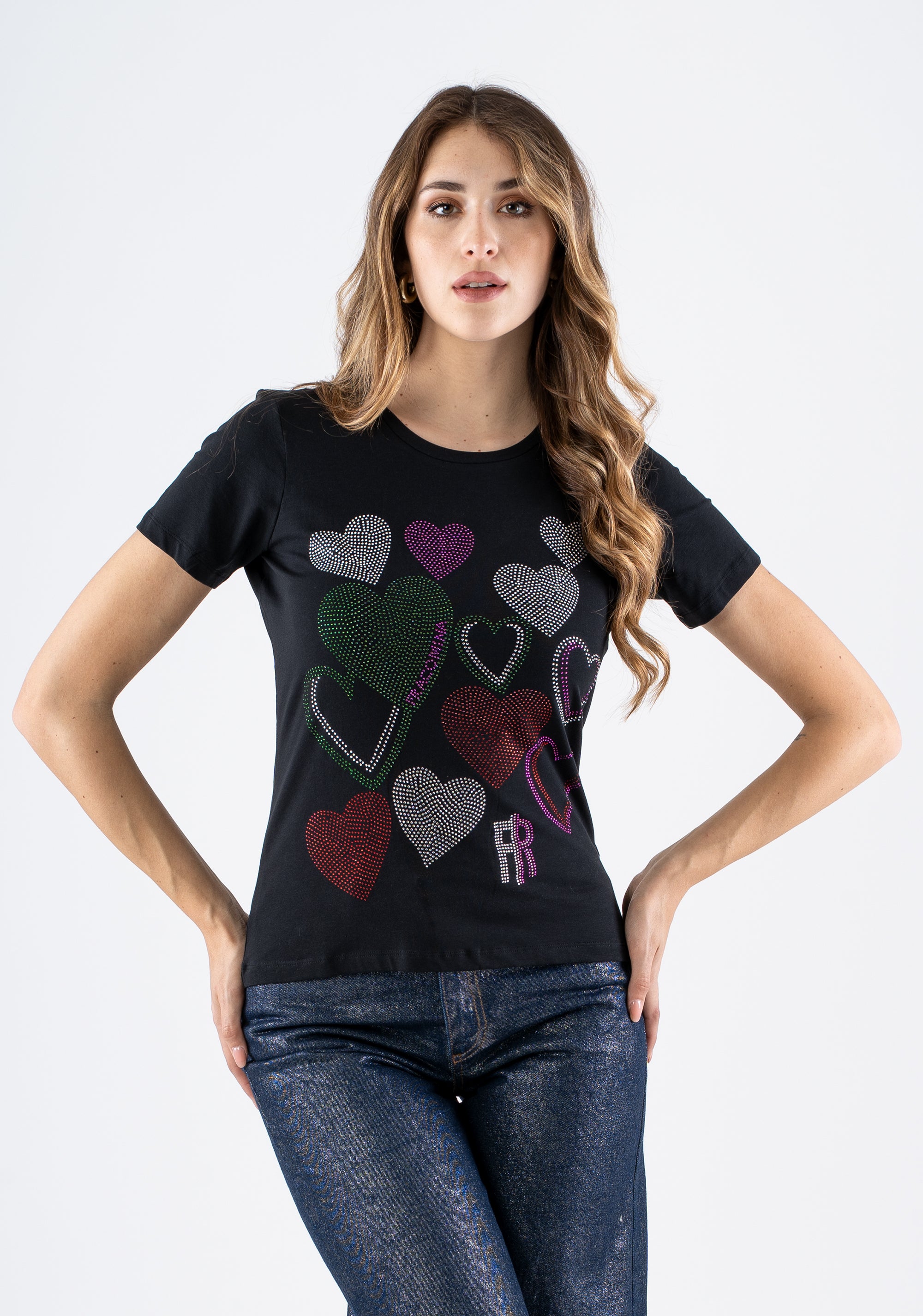 T-shirt con cuori in strass multicolore