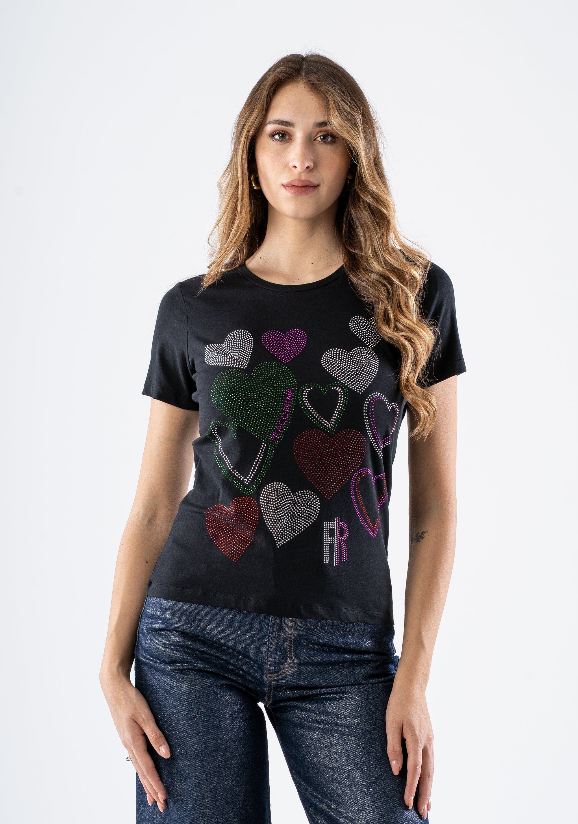 T-shirt con cuori in strass multicolore