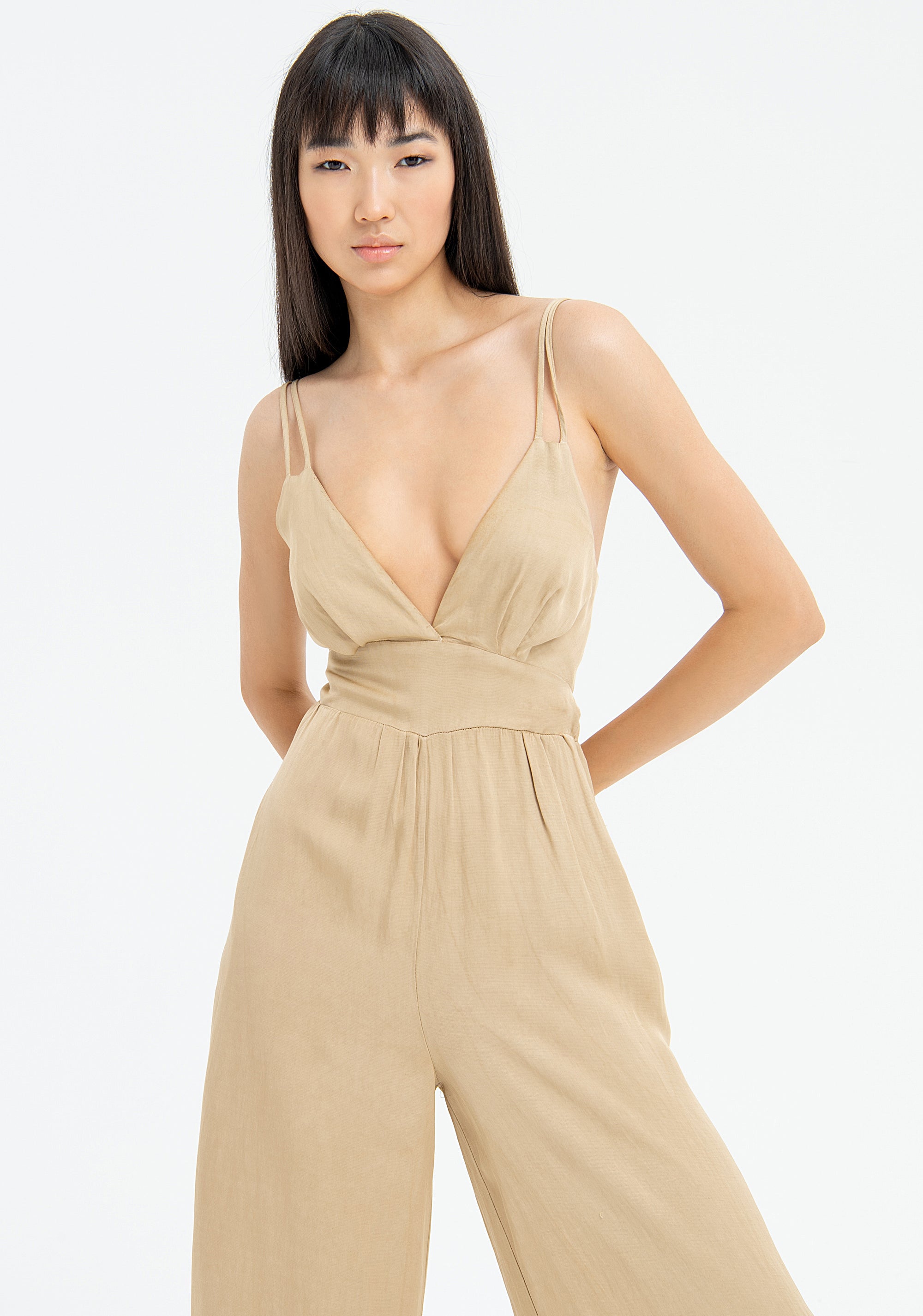 Tuta regular lunga in raso di tencel e viscosa