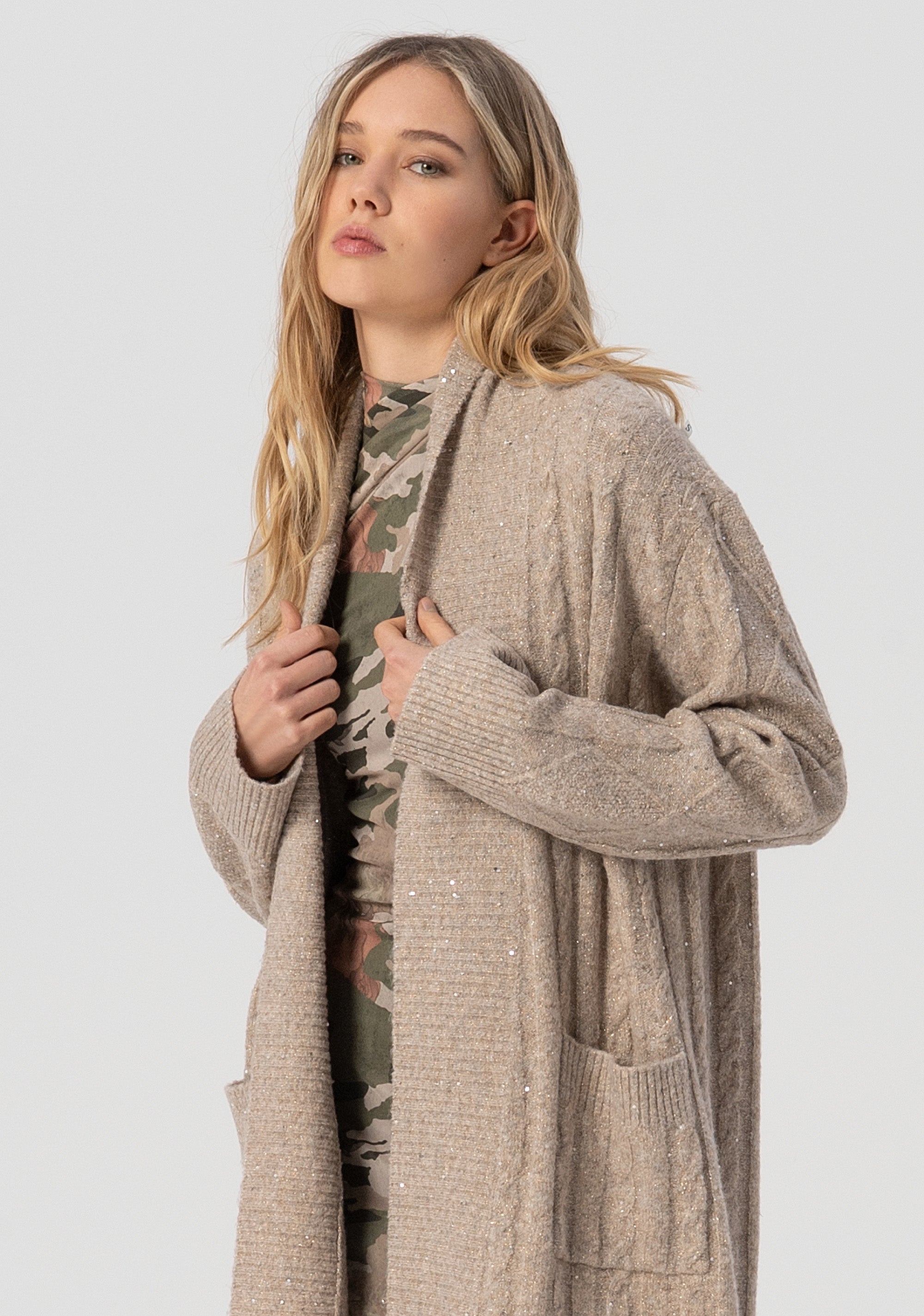 Cardigan over lungo con punto treccia FJ25WT8003K474N6-257 Fracomina