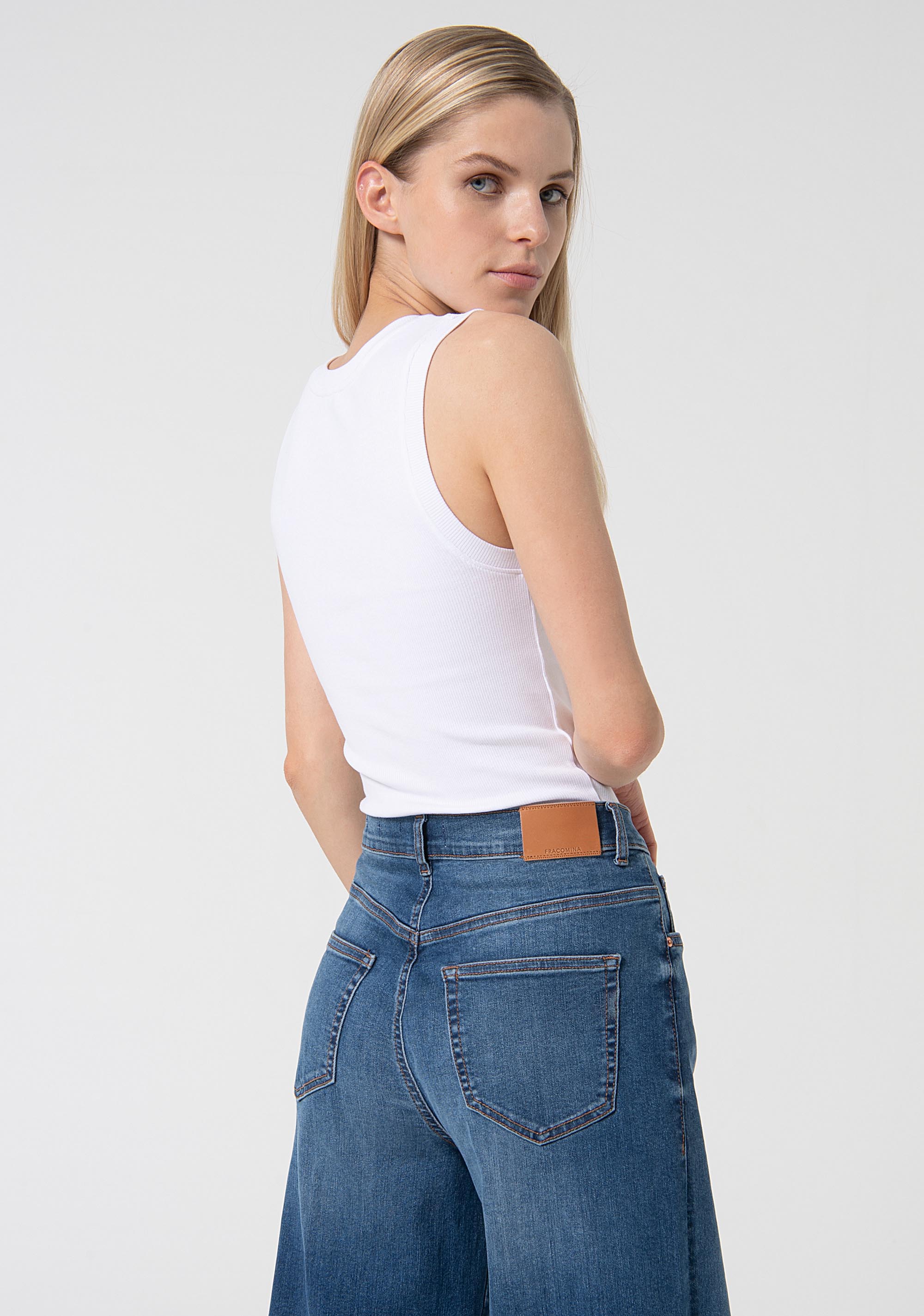 Jeans regular in denim con lavaggio medio con stone wash