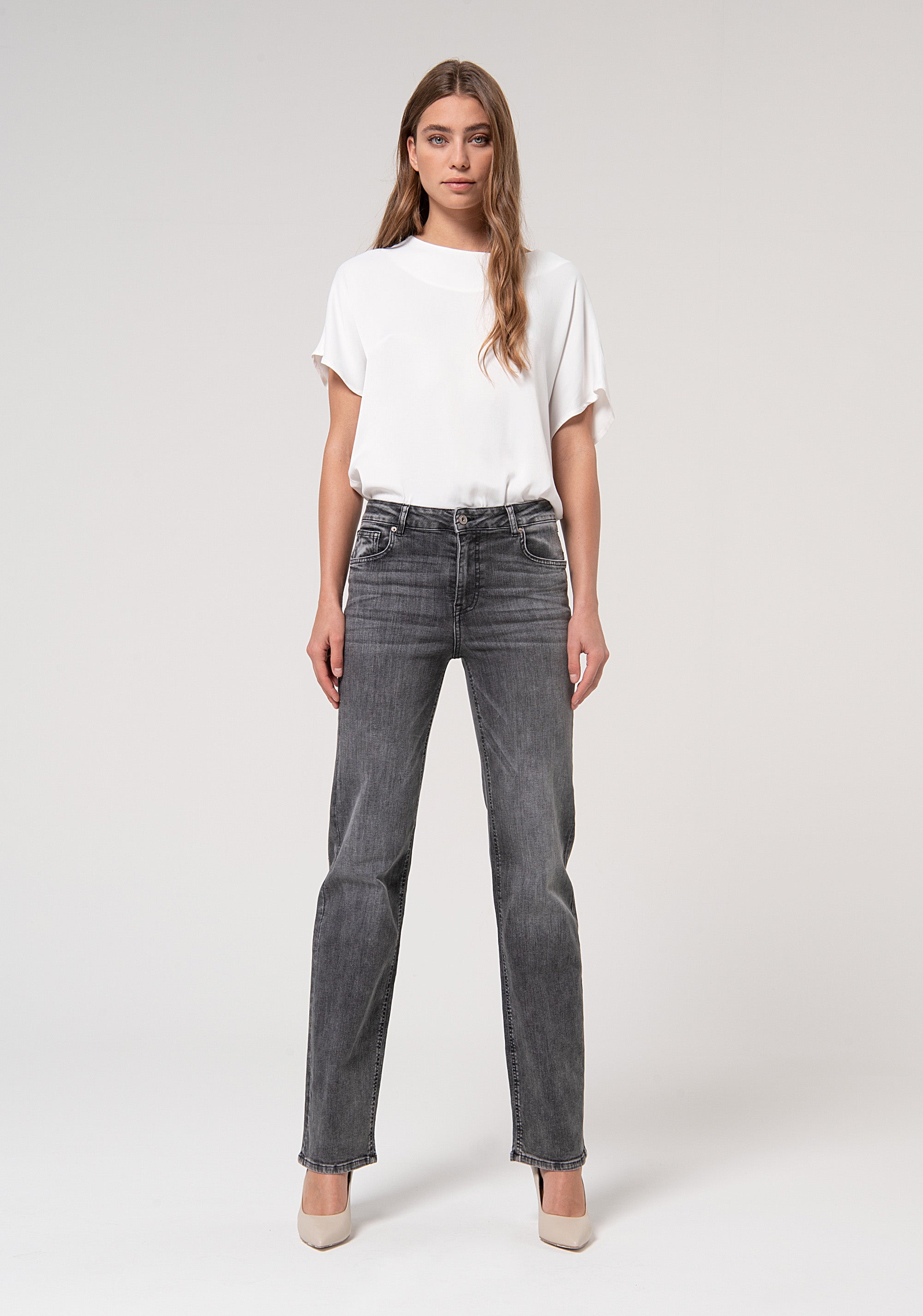 Jeans regular effetto perfect shape in denim grigio stretch con lavaggio scuro FP24WV8050D46001-121 Fracomina