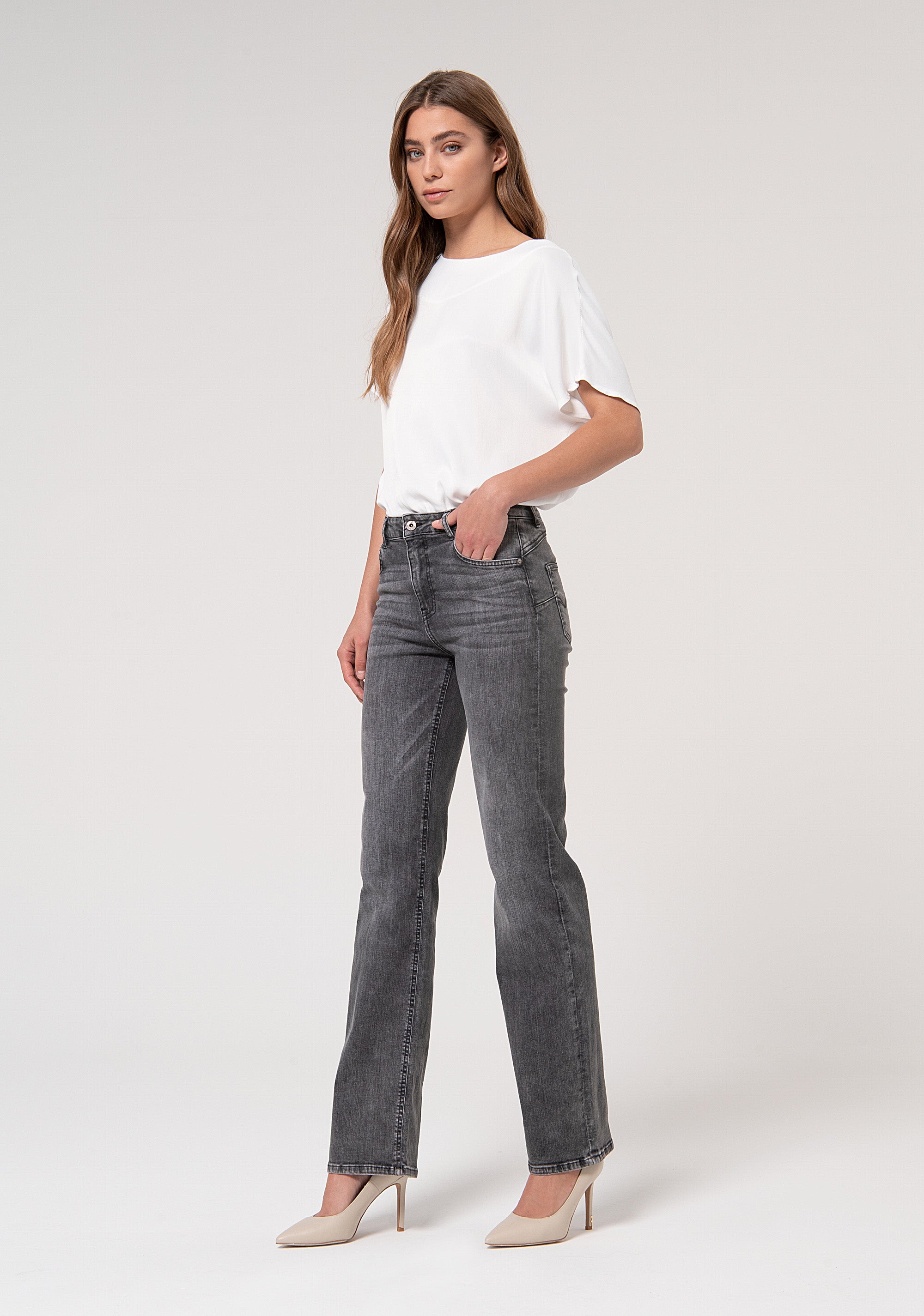 Jeans regular effetto perfect shape in denim grigio stretch con lavaggio scuro FP24WV8050D46001-121 Fracomina