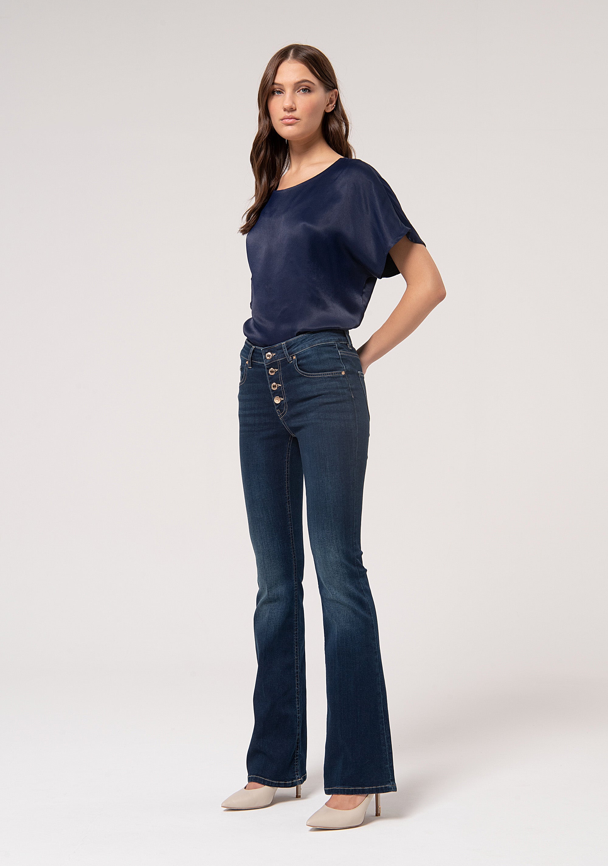 Jeans bootcut in denim stretch con lavaggio medio FP24WVA010D40901-117 Fracomina