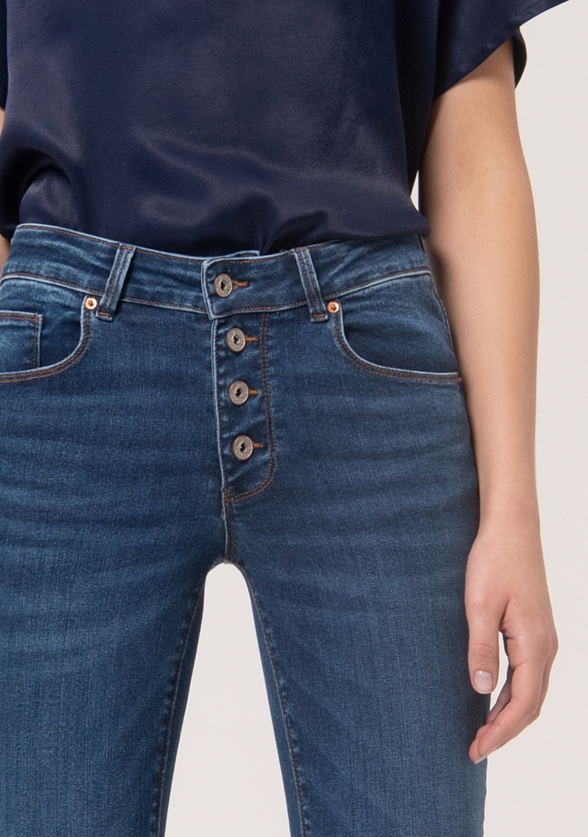 Jeans bootcut in denim stretch con lavaggio medio FP24WVA010D46093-349 Fracomina
