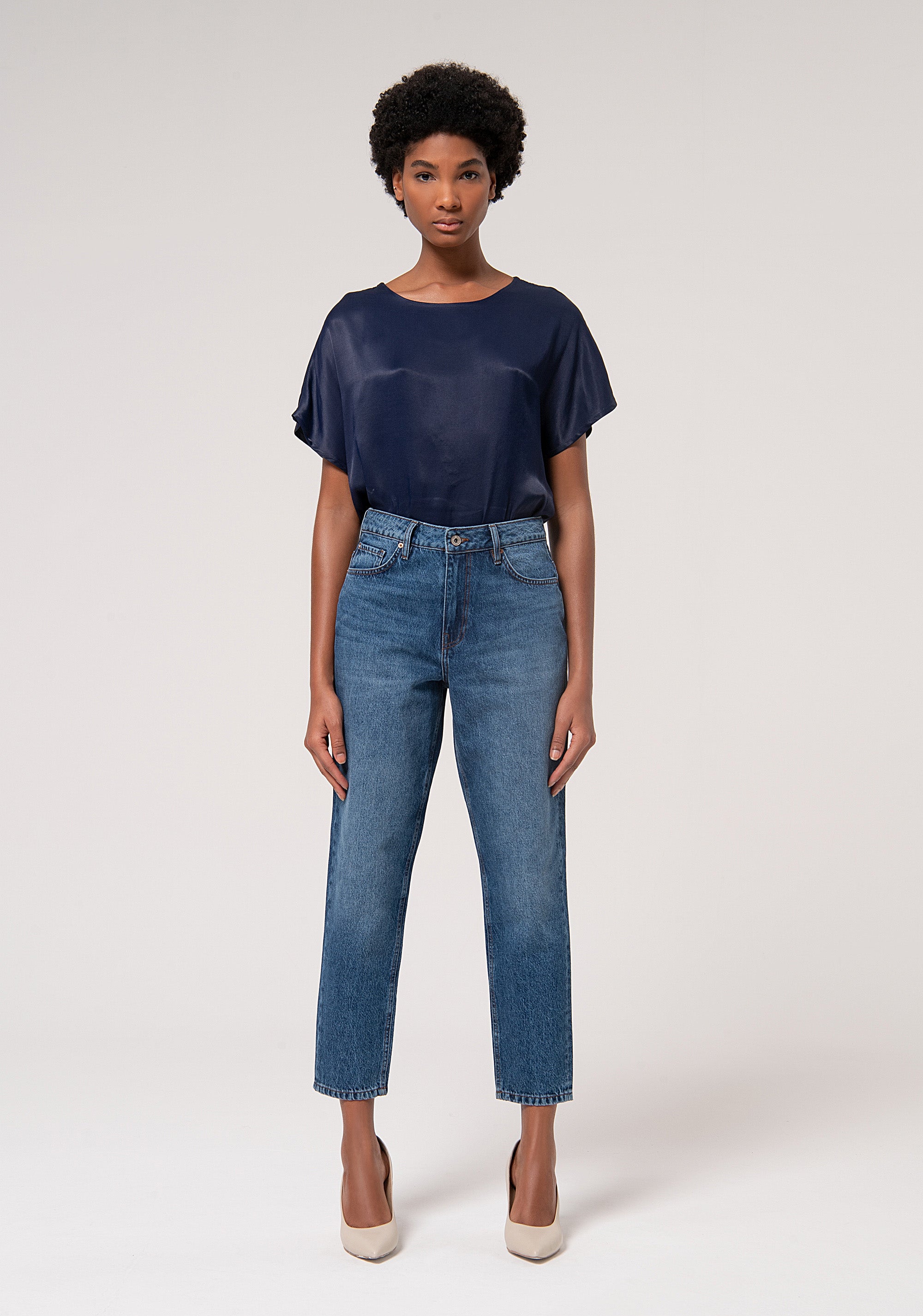 Jeans mom fit carrot in denim con lavaggio scuro FP24WVD005D41993-349 Fracomina