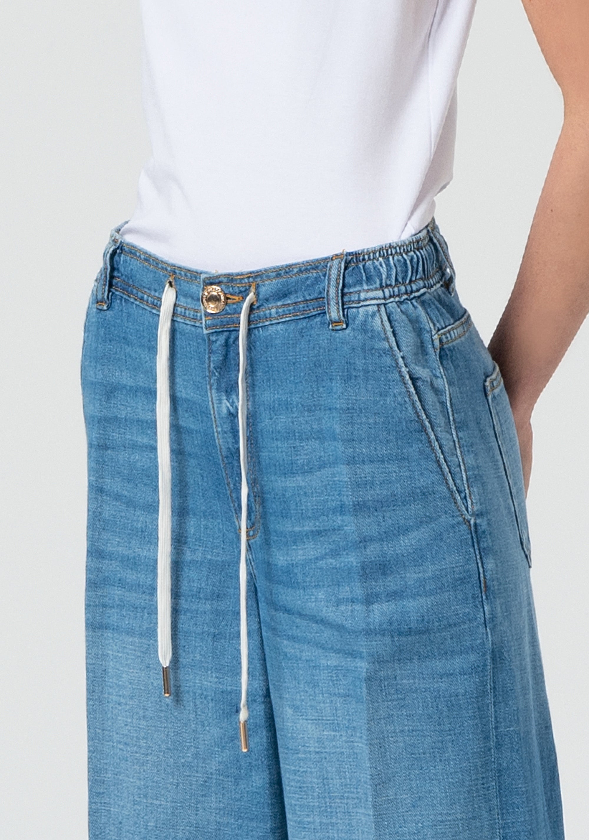Pantaloni a palazzo in denim con lavaggio medio chiaro FP25SV2005D46202-258 Fracomina