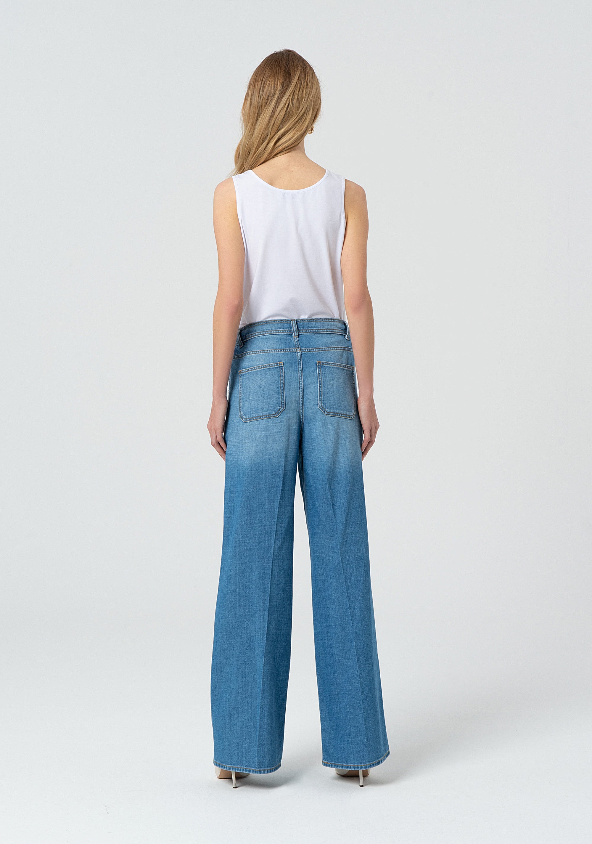 Pantaloni a palazzo in denim con lavaggio medio chiaro FP25SV2005D46202-258 Fracomina