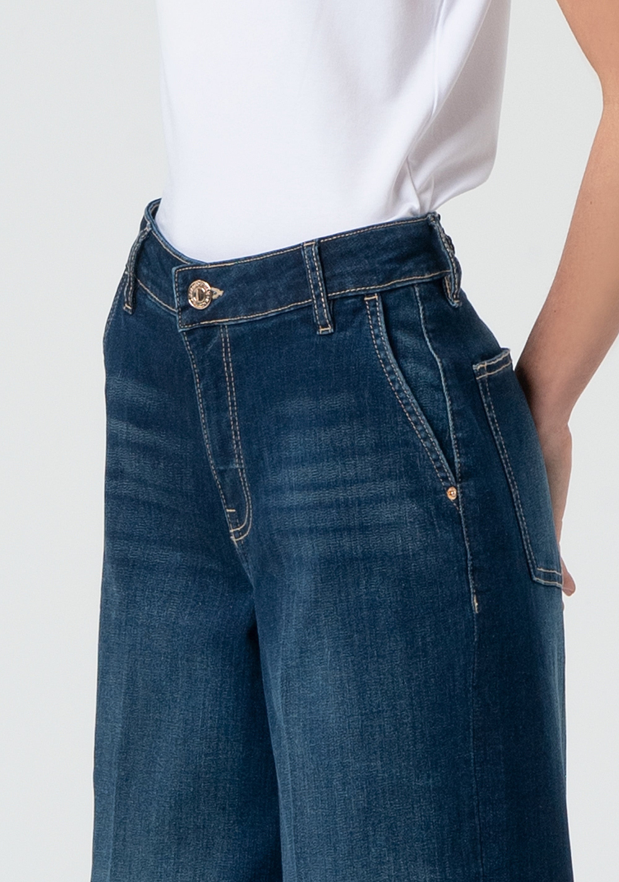 Jeans a palazzo in denim con lavaggio scuro FP25SV3010D46001-117 Fracomina