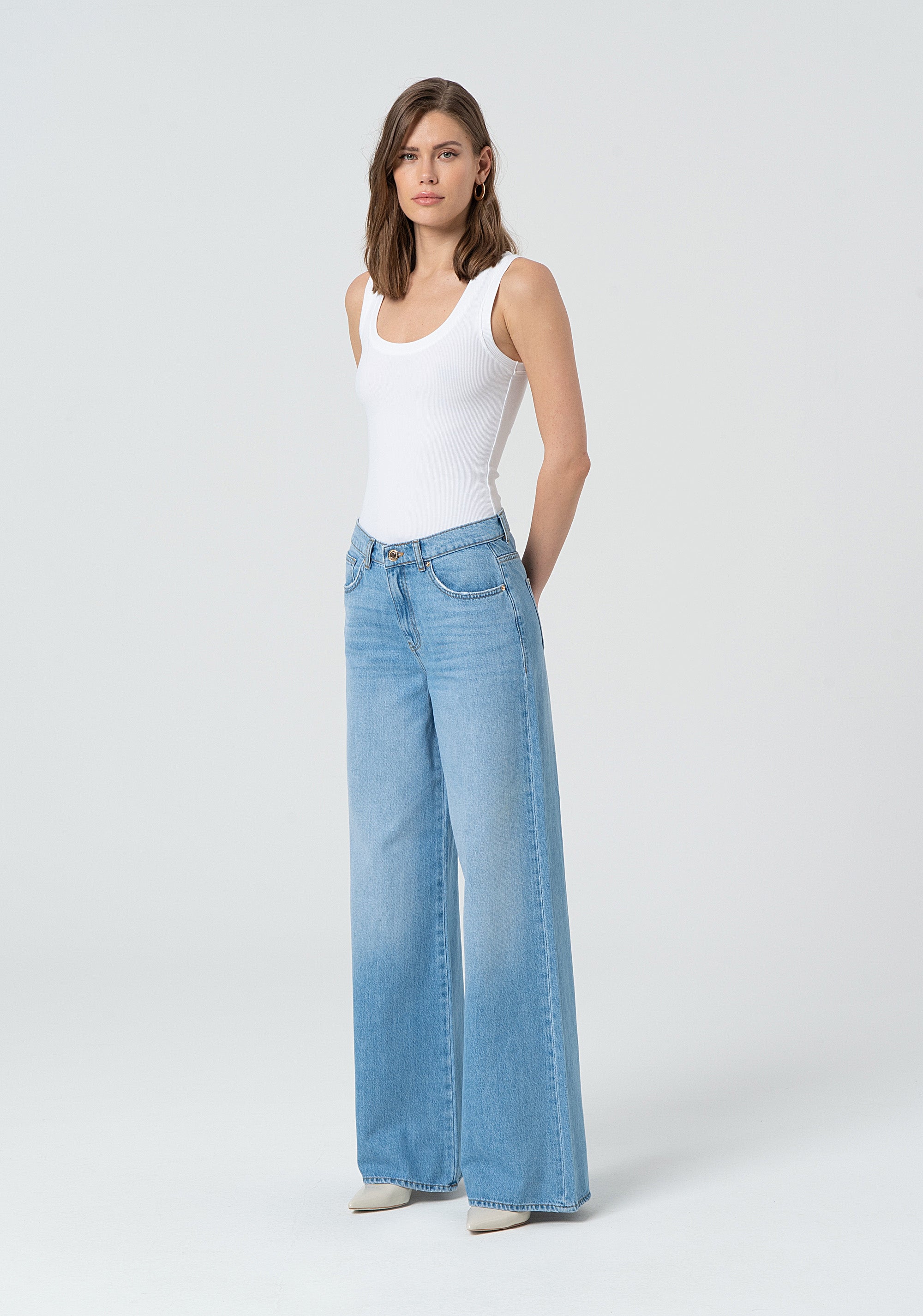Jeans wide leg in denim con lavaggio chiaro FP25SV3015D41903-062 Fracomina
