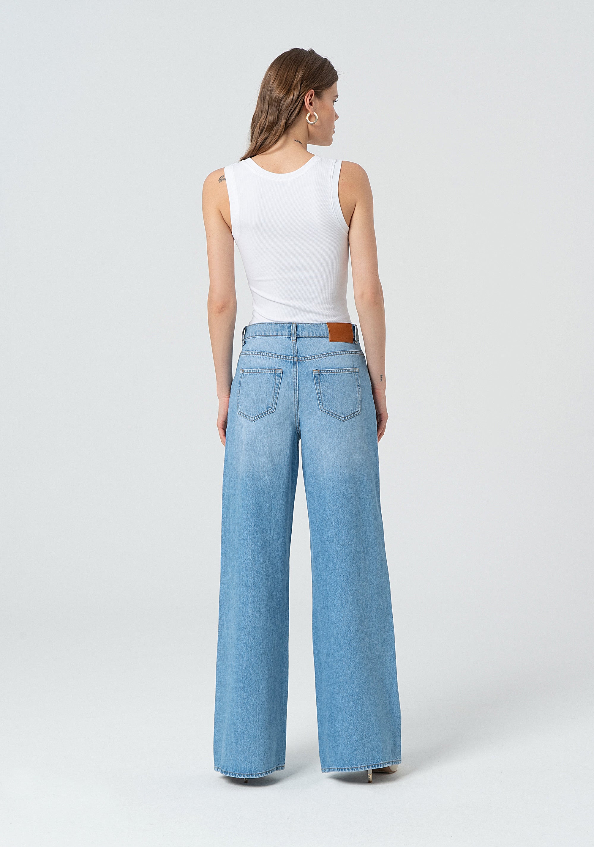 Jeans wide leg in denim con lavaggio chiaro FP25SV3015D41903-062 Fracomina