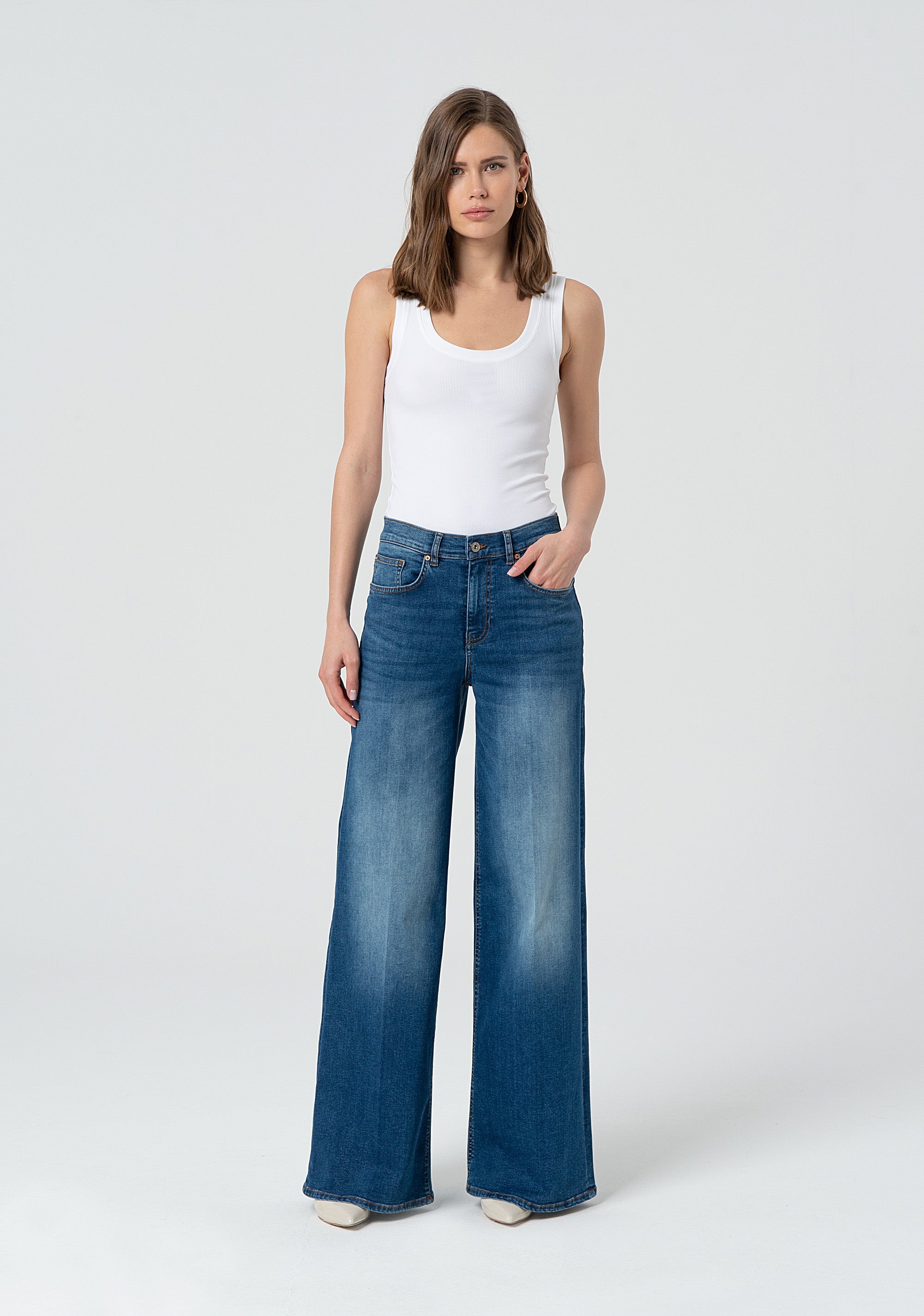 Jeans wide leg in denim con lavaggio medio FP25SV3015D42002 FRACOMINA