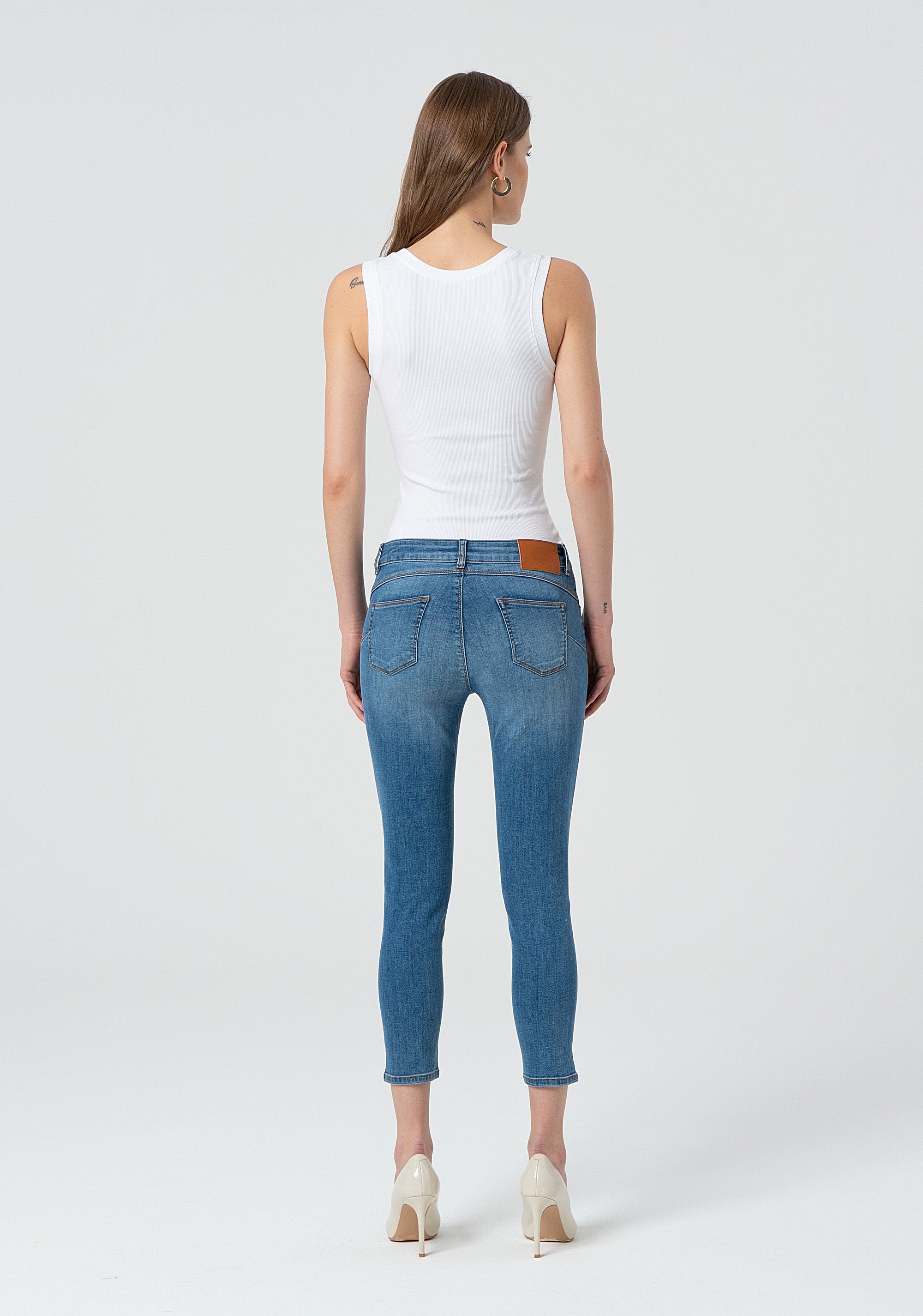 Jeans cropped effetto push up in denim con lavaggio medio FP25SV9002D46002-258 Fracomina