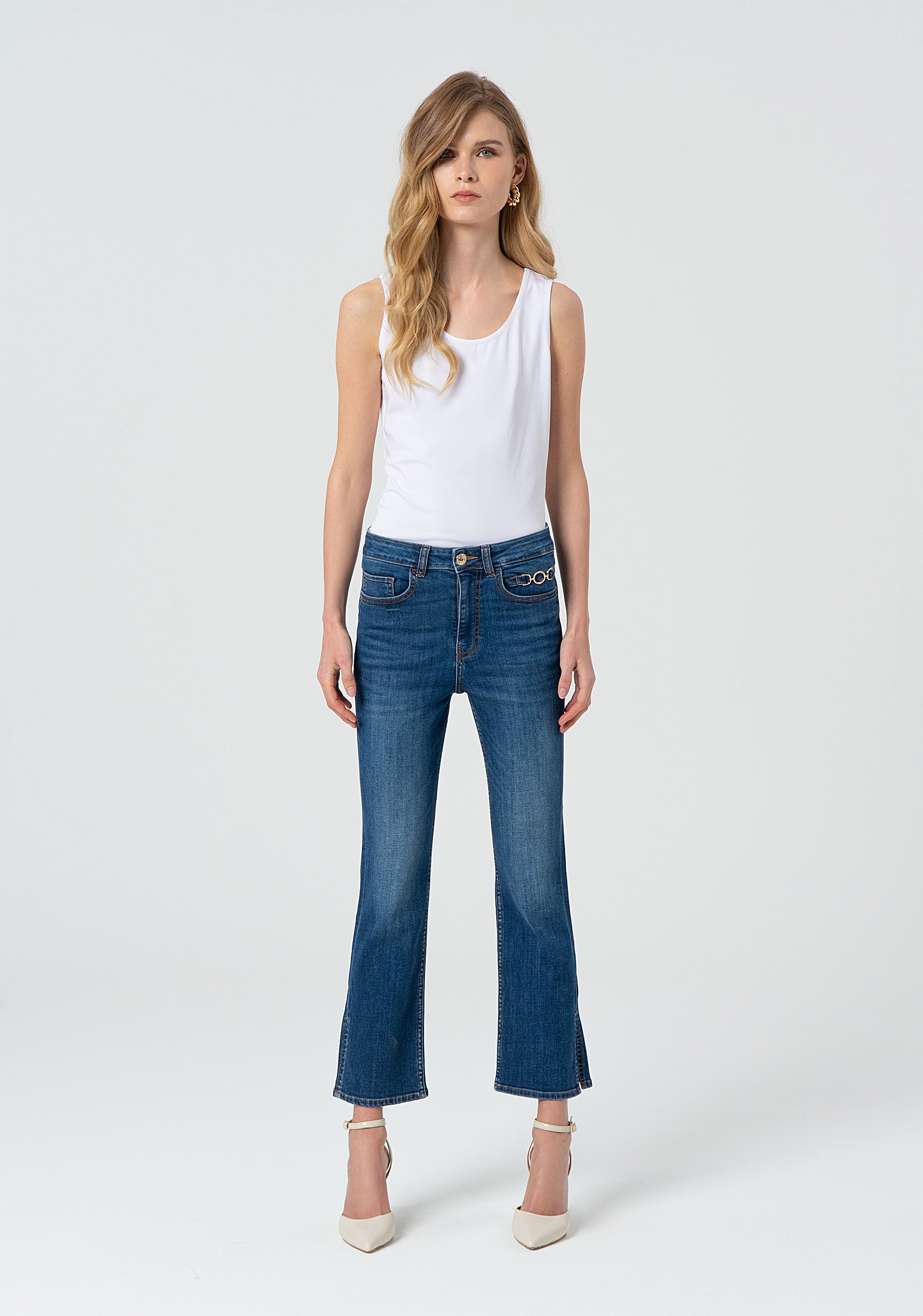 Jeans cropped bootcut effetto push up in denim con lavaggio scuro FP25SV9005D46093-349 Fracomina