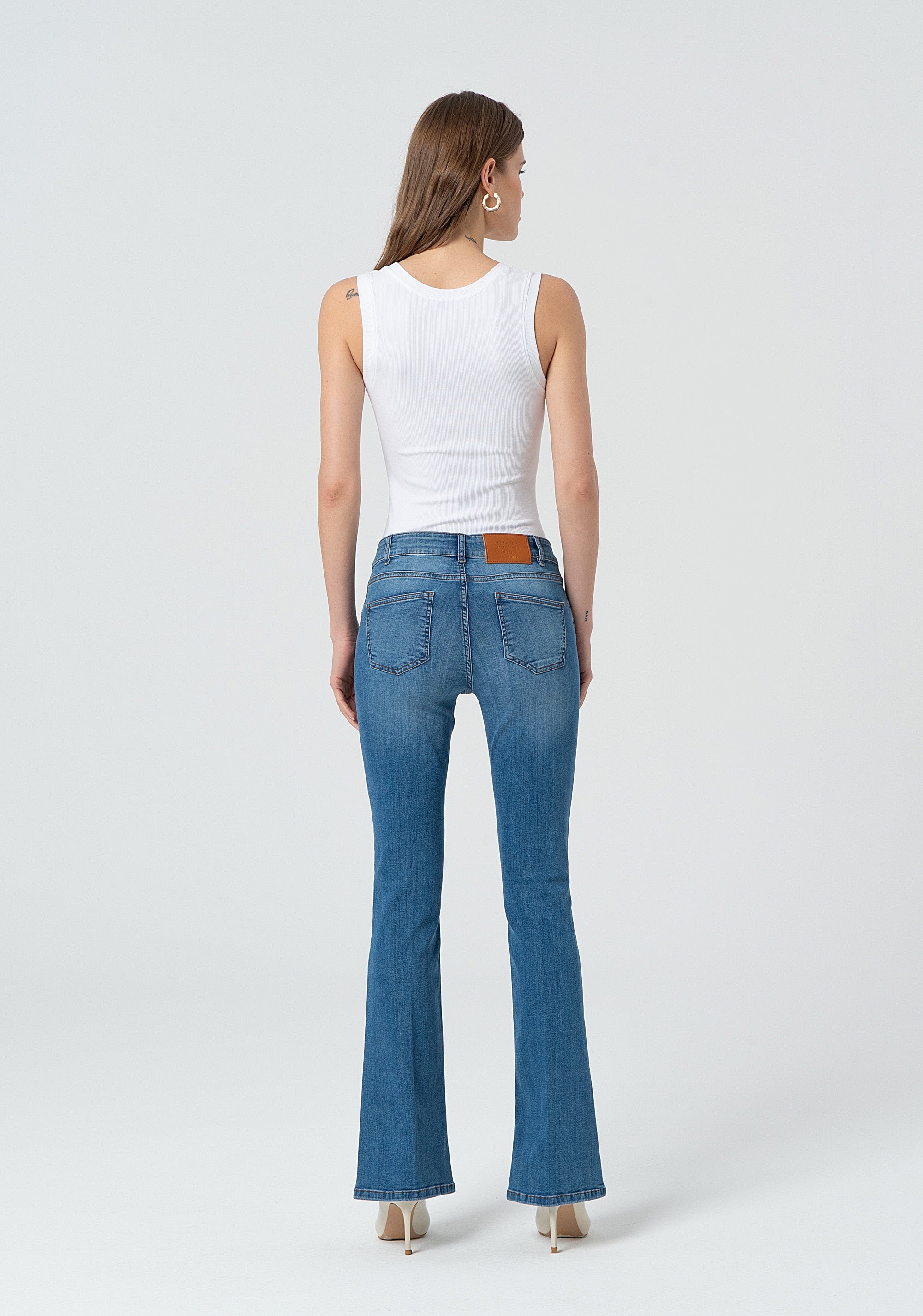 Jeans bootcut in denim con lavaggio medio FP25SVA010D46002-258 Fracomina