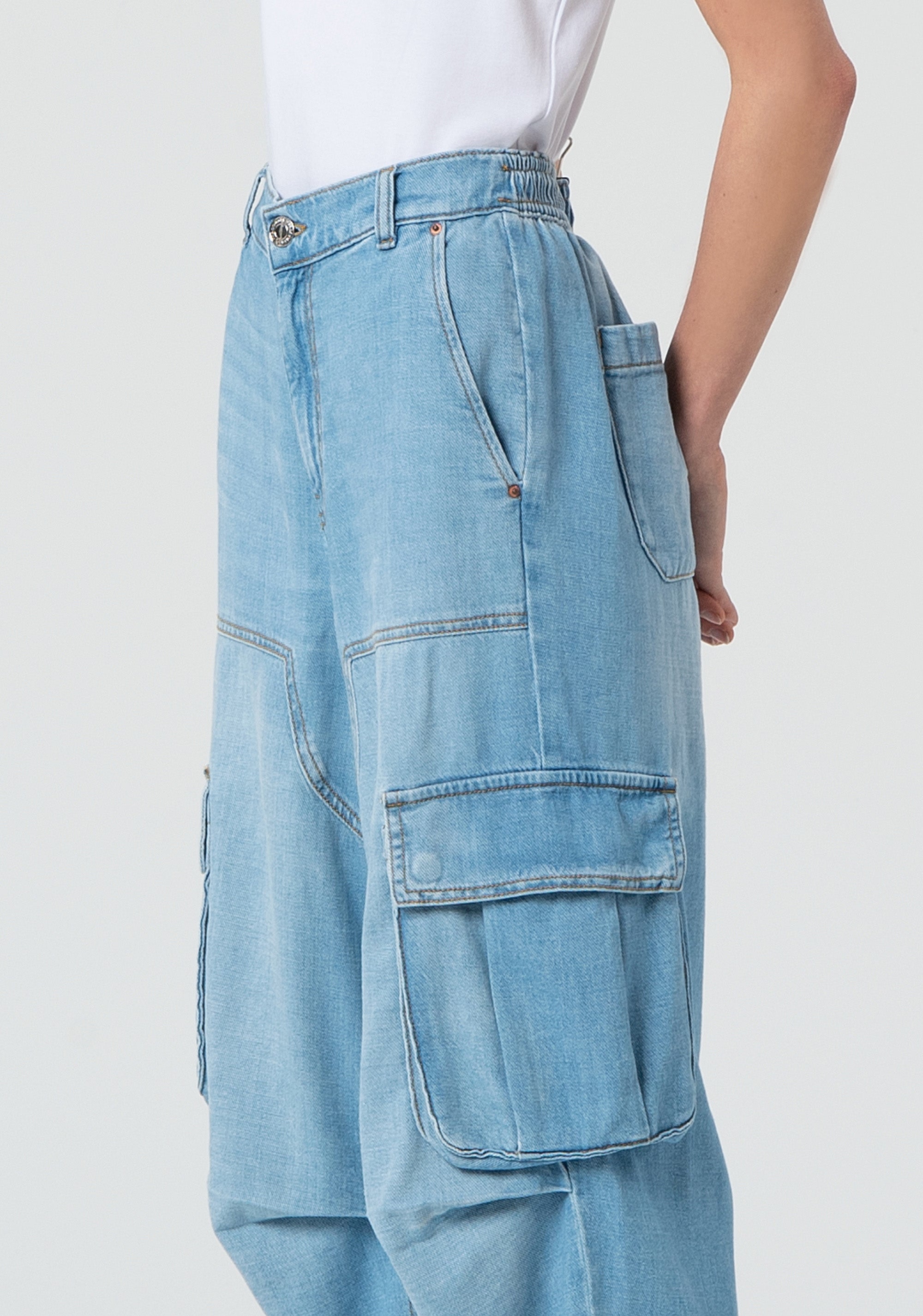 Jeans cargo in denim con lavaggio bleached FP25SVC004D46203-062 Fracomina