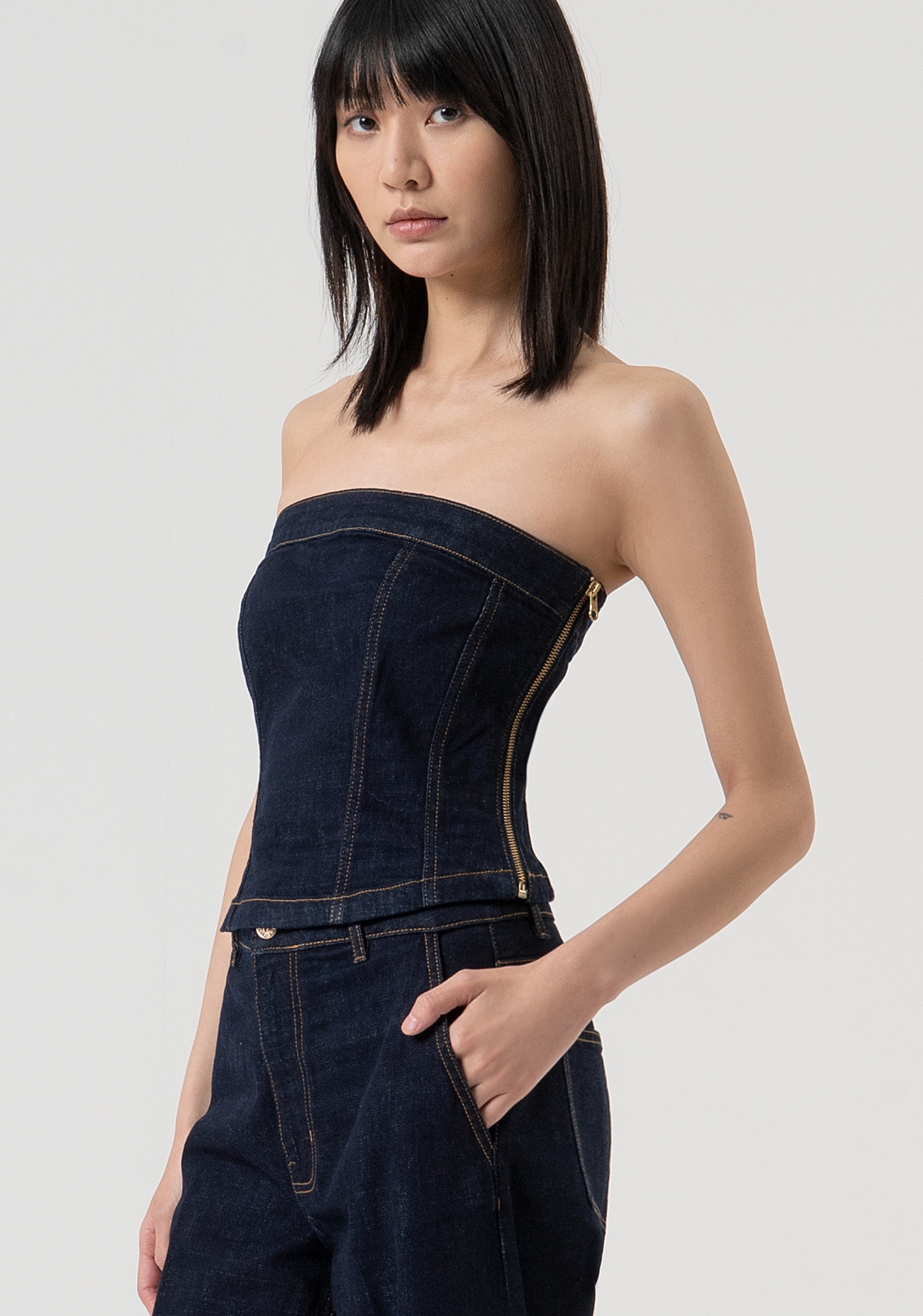 Top senza maniche modello bustier in denim con lavaggio raw FP25WJ5007D40193-L23 Fracomina