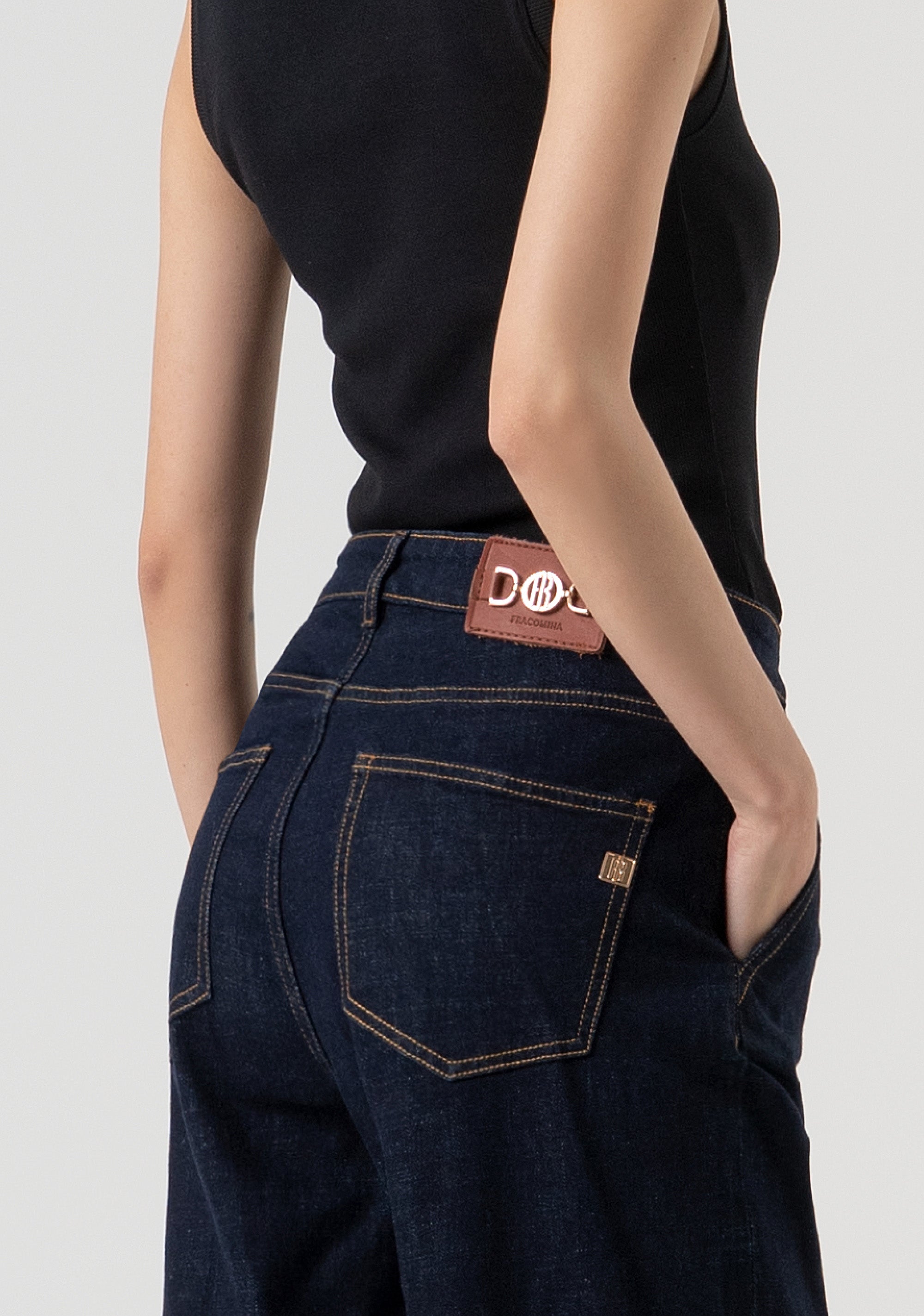 Jeans flare cropped in denim con lavaggio scuro FP25WV2018D40193-L23 Fracomina