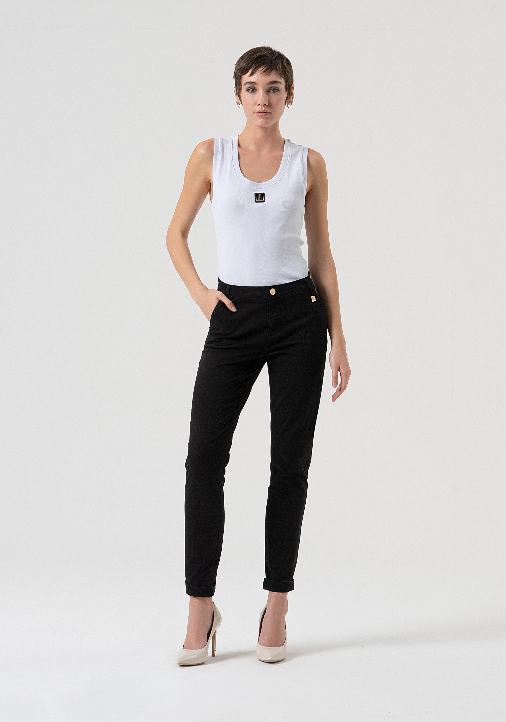 Pantalone slim modello chino in raso FP25WV4001W72001-053 Fracomina