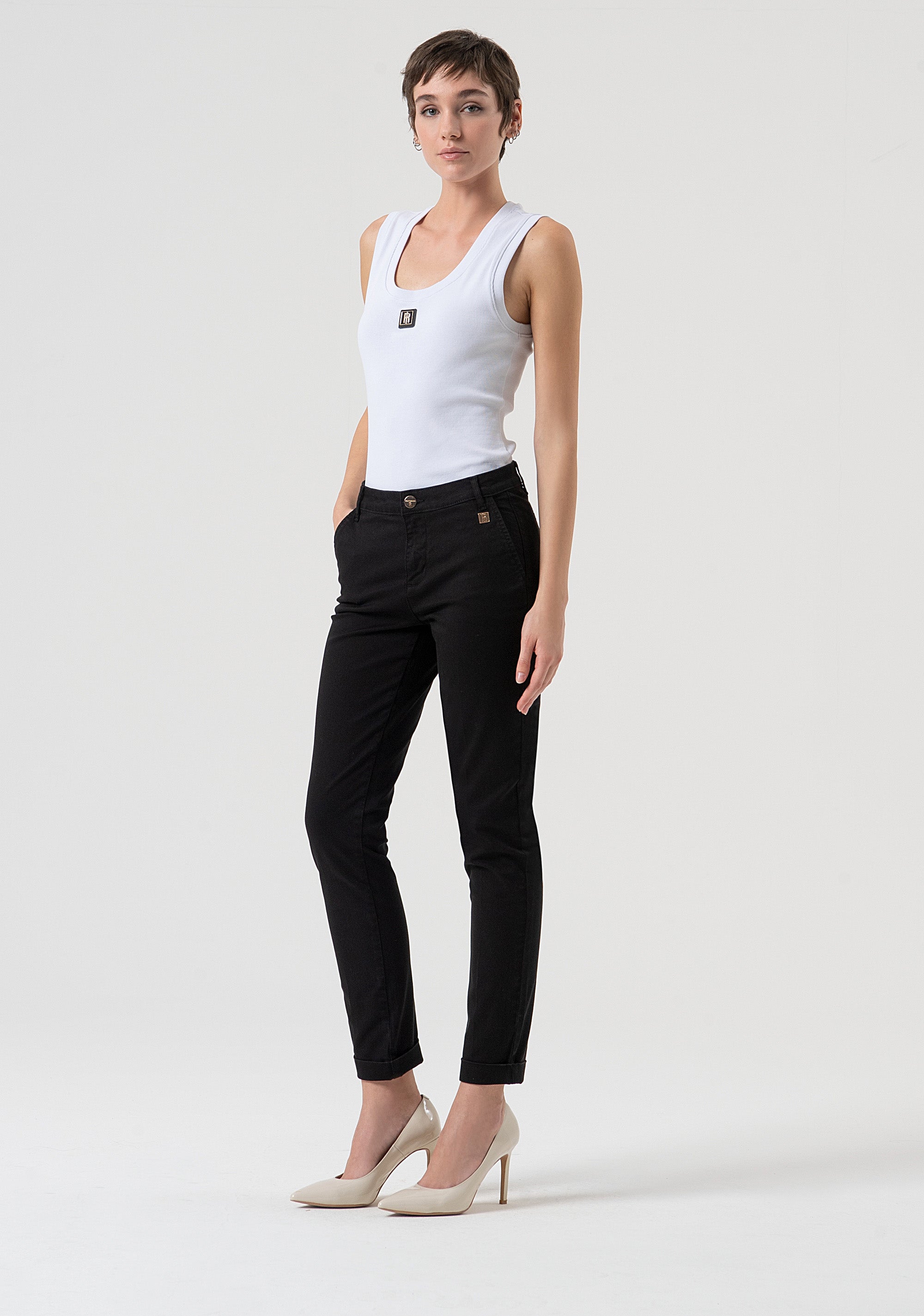 Pantalone slim modello chino in raso FP25WV4001W72001-053 Fracomina