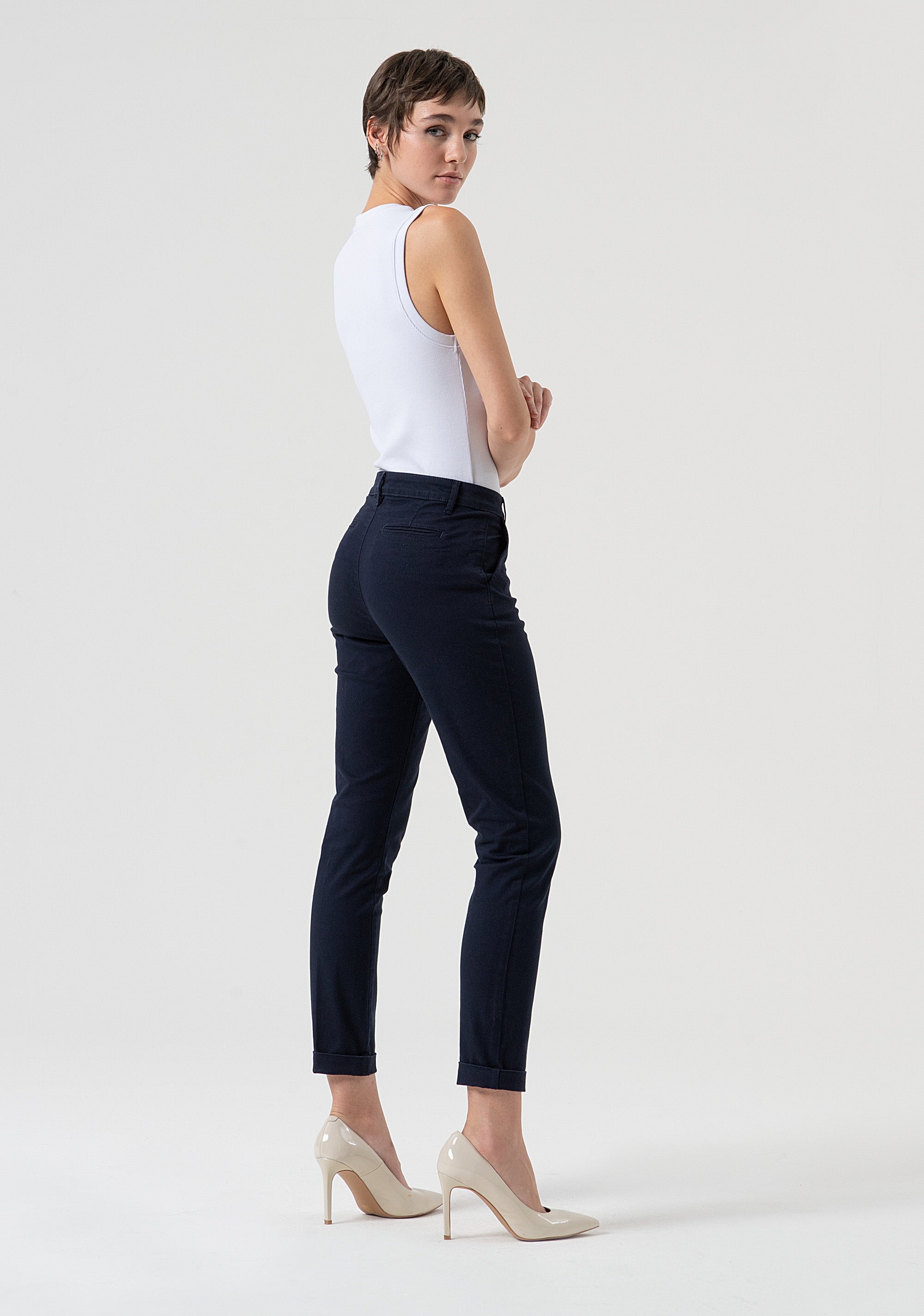 Pantalone slim modello chino in raso FP25WV4001W72001-117 Fracomina