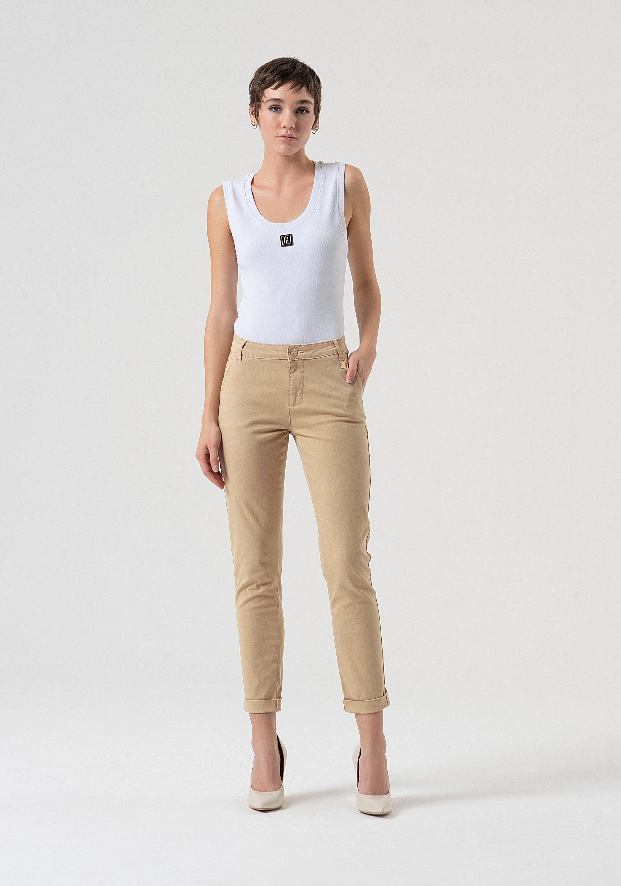 Pantalone slim modello chino in raso FP25WV4001W72001-L20 Fracomina