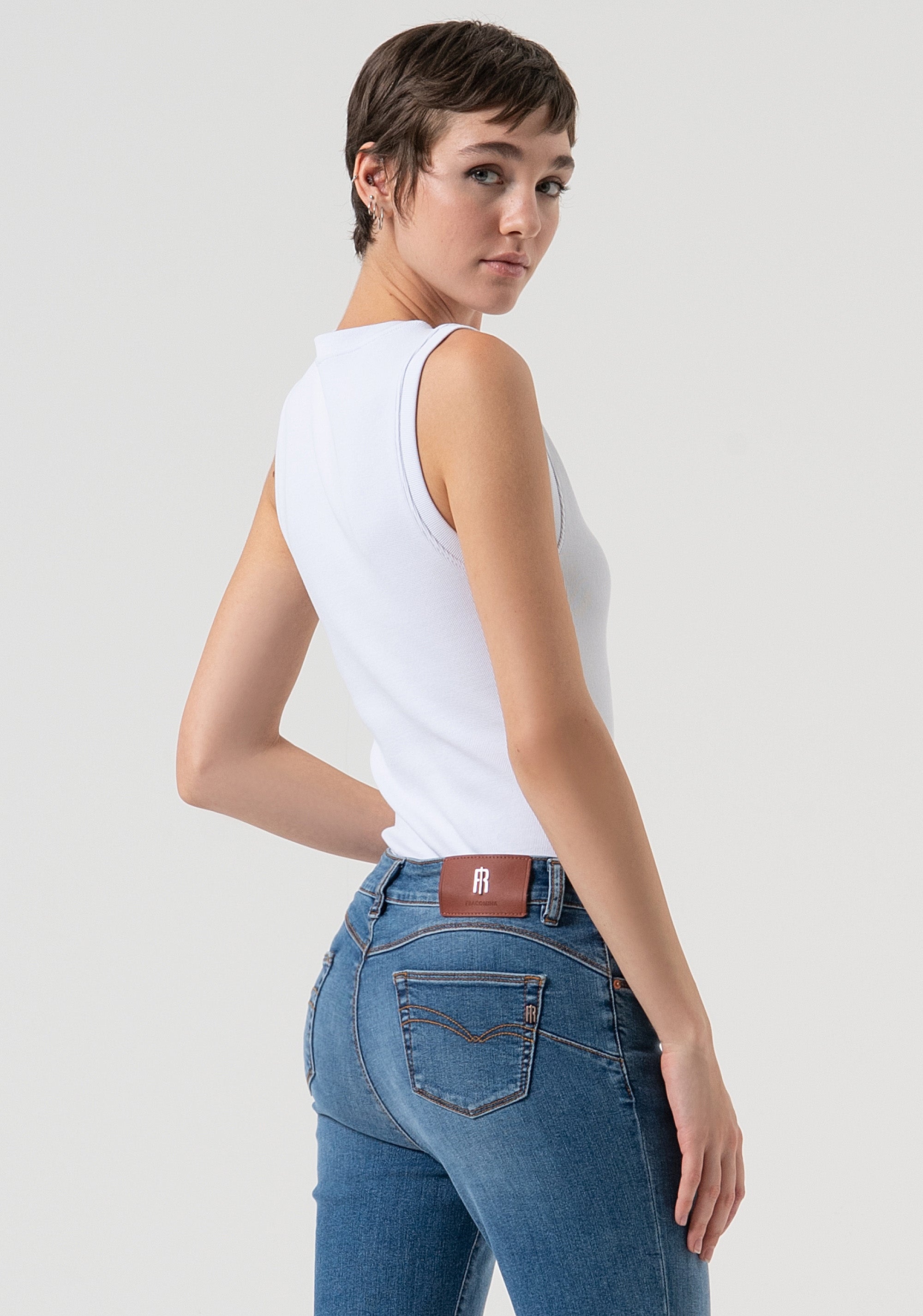 Jeans slim effetto push up in denim stretch con lavaggio medio chiaro FP25WV8000D46093-349 Fracomina