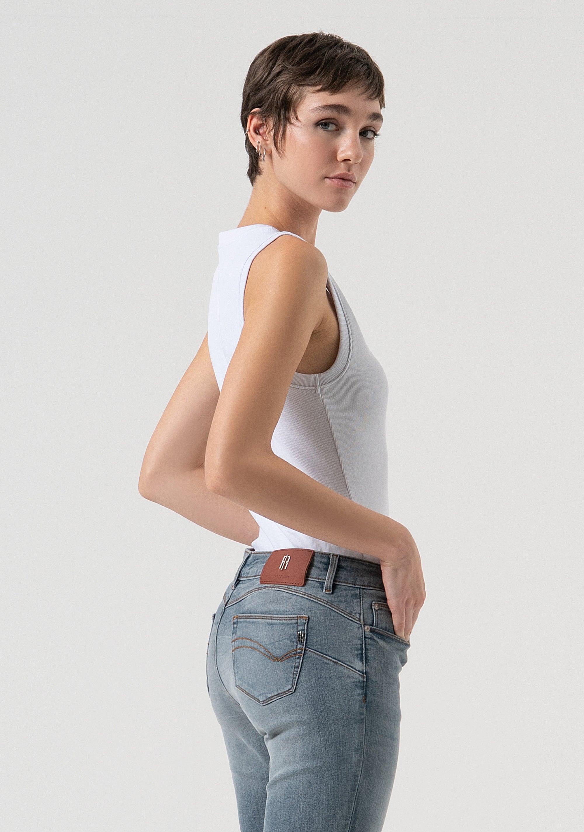 Jeans bootcut effetto push up in denim blu gray con lavaggio medio FP25WV8020D46093-C41 Fracomina