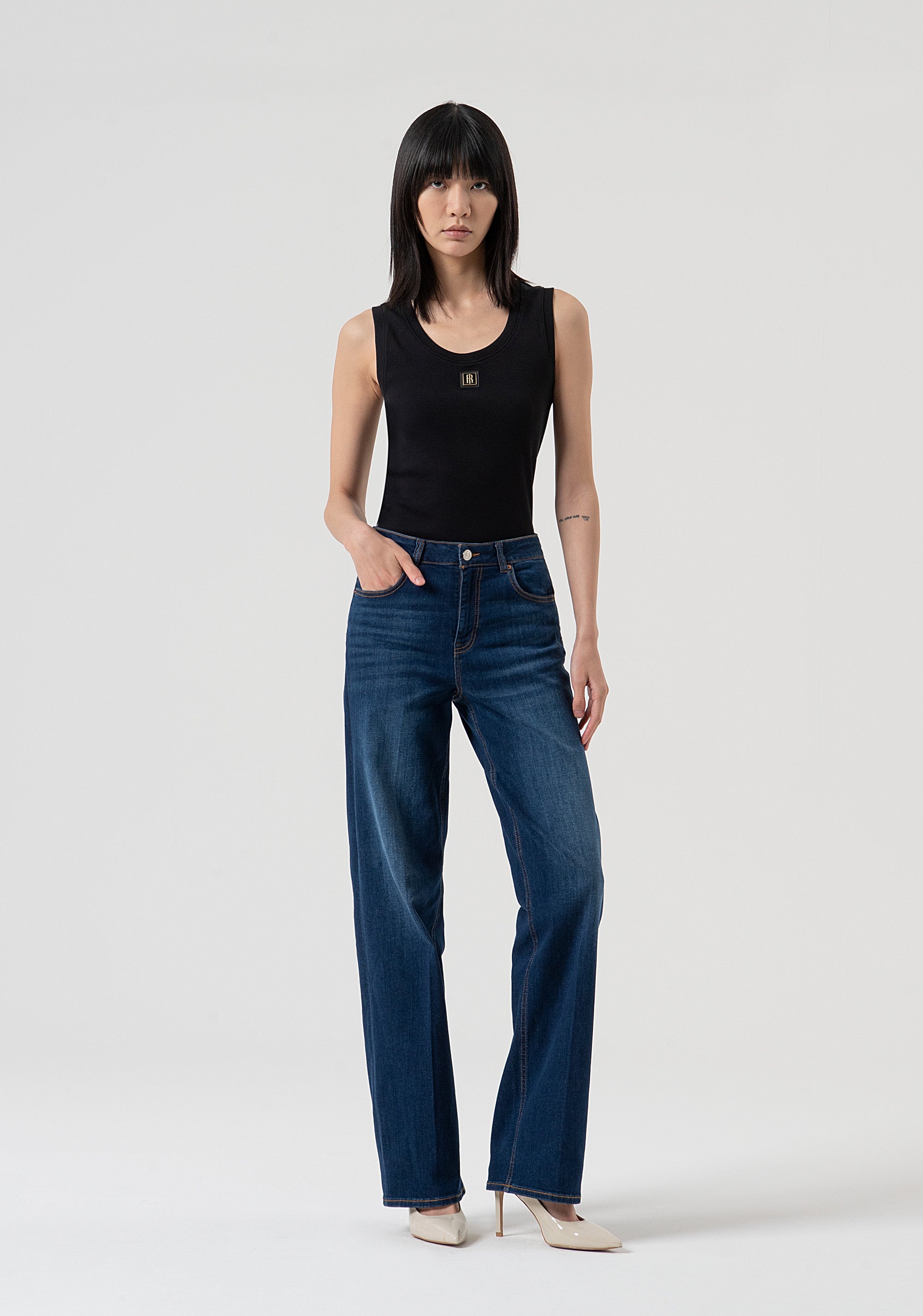 Jeans straight effetto push up in denim con lavaggio medio FP25WV8050D46002-987 Fracomina