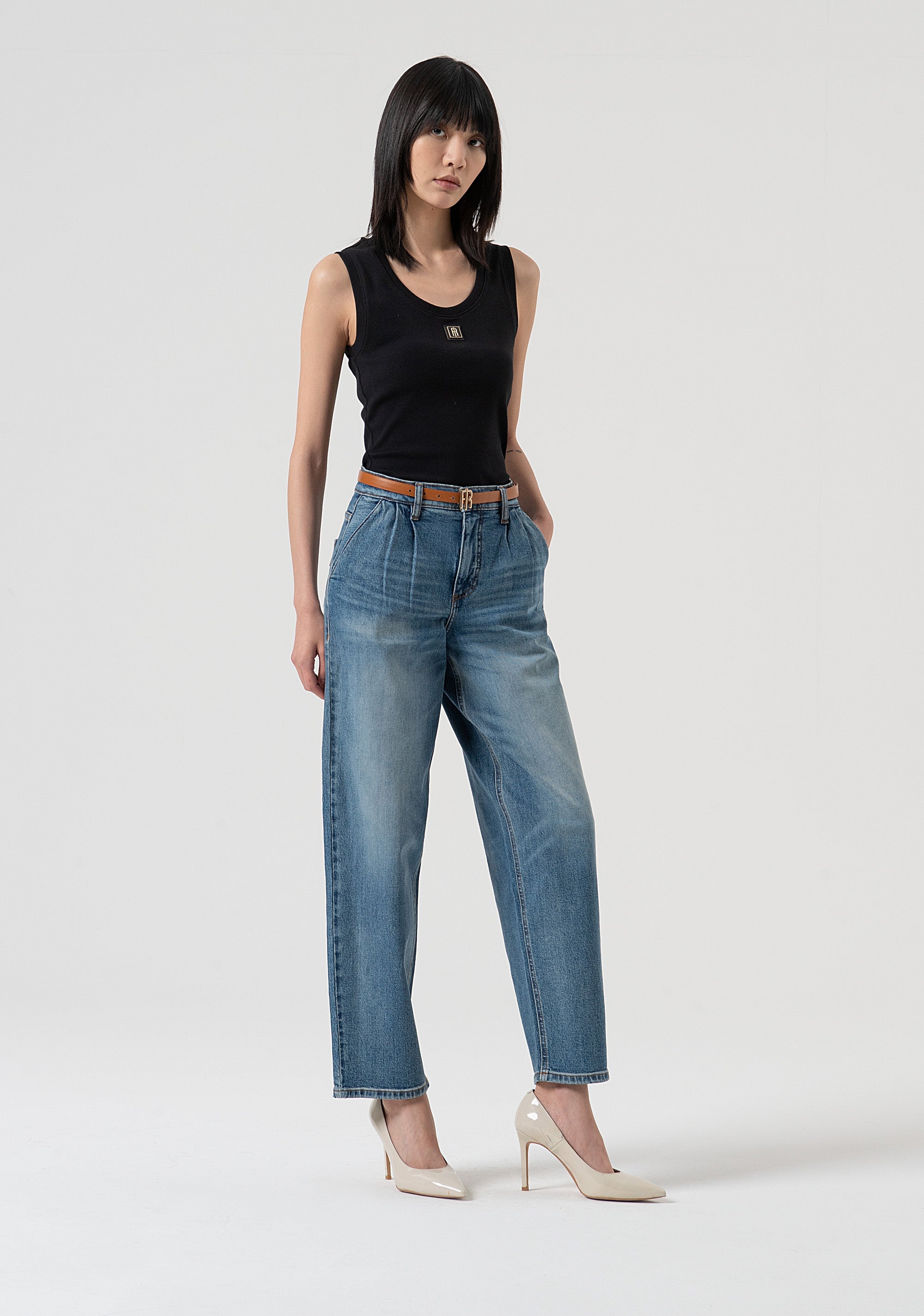 Jeans carrot in denim con lavaggio medio FP25WVD014D45093-337 Fracomina