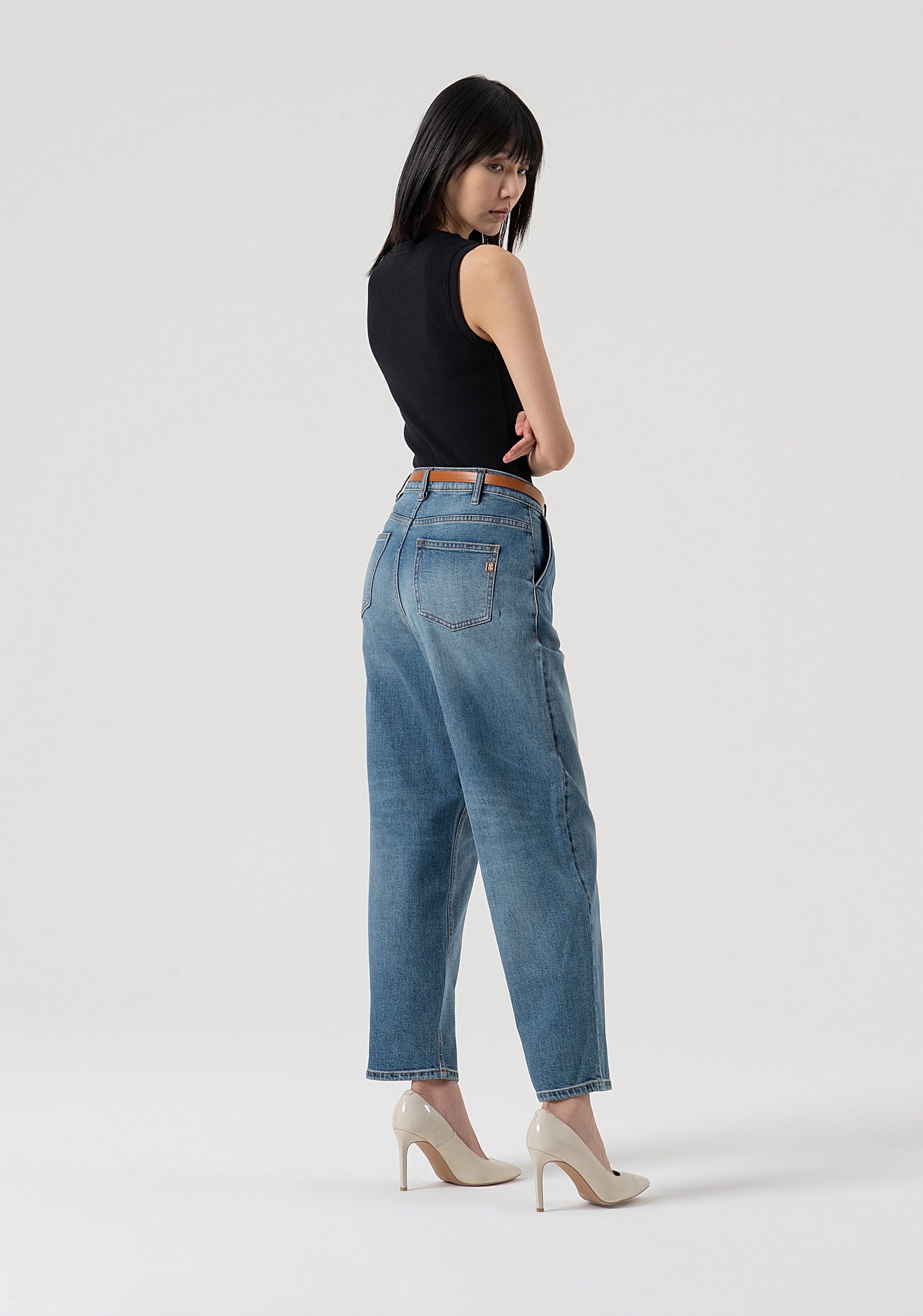 Jeans carrot in denim con lavaggio medio FP25WVD014D45093-337 Fracomina