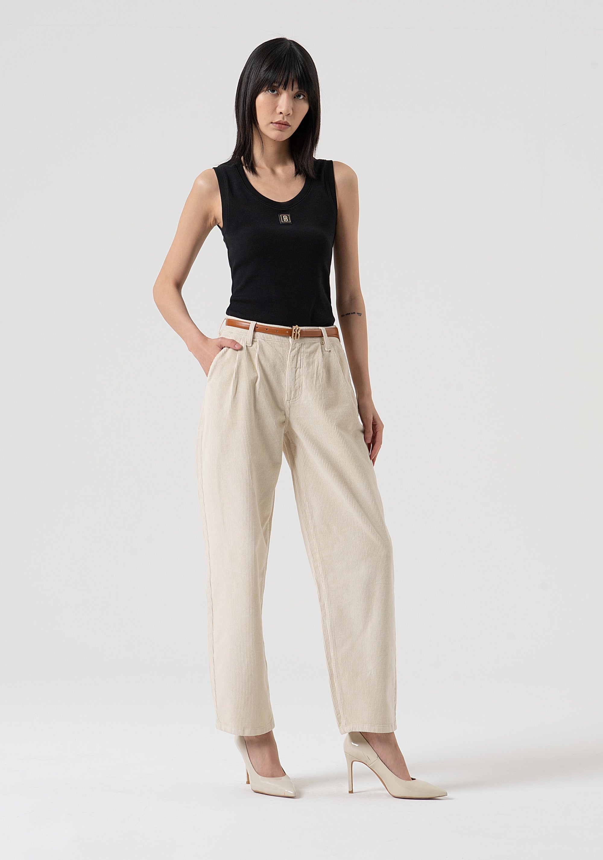 Pantalone carrot in velluto con cintura abbinata FP25WVD014W56701-508 Fracomina