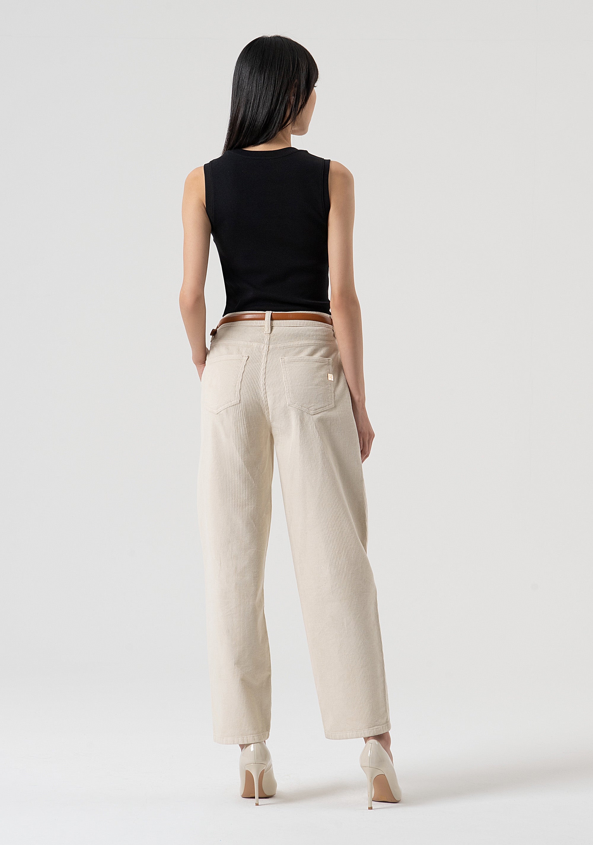 Pantalone carrot in velluto con cintura abbinata FP25WVD014W56701-508 Fracomina