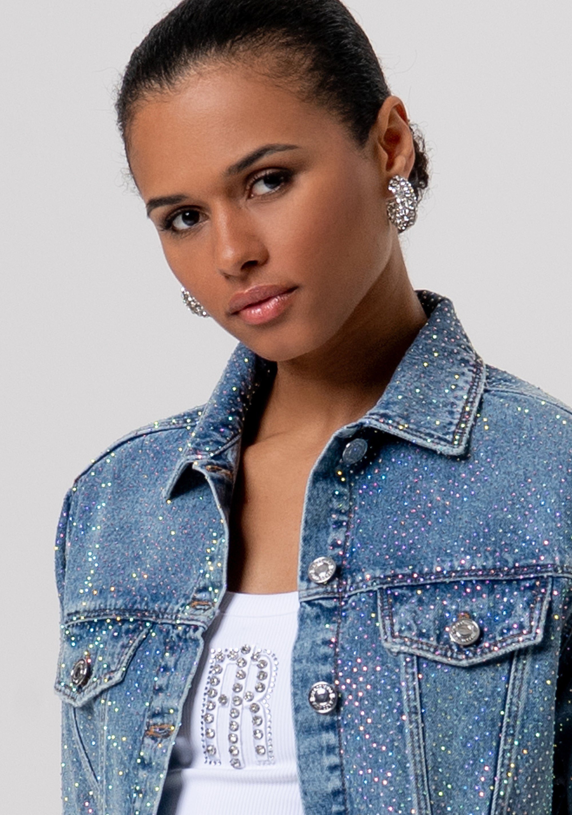 Giacca cropped in denim con lavaggio medio e strass FP26SJ4011D471O1-437 Fracomina