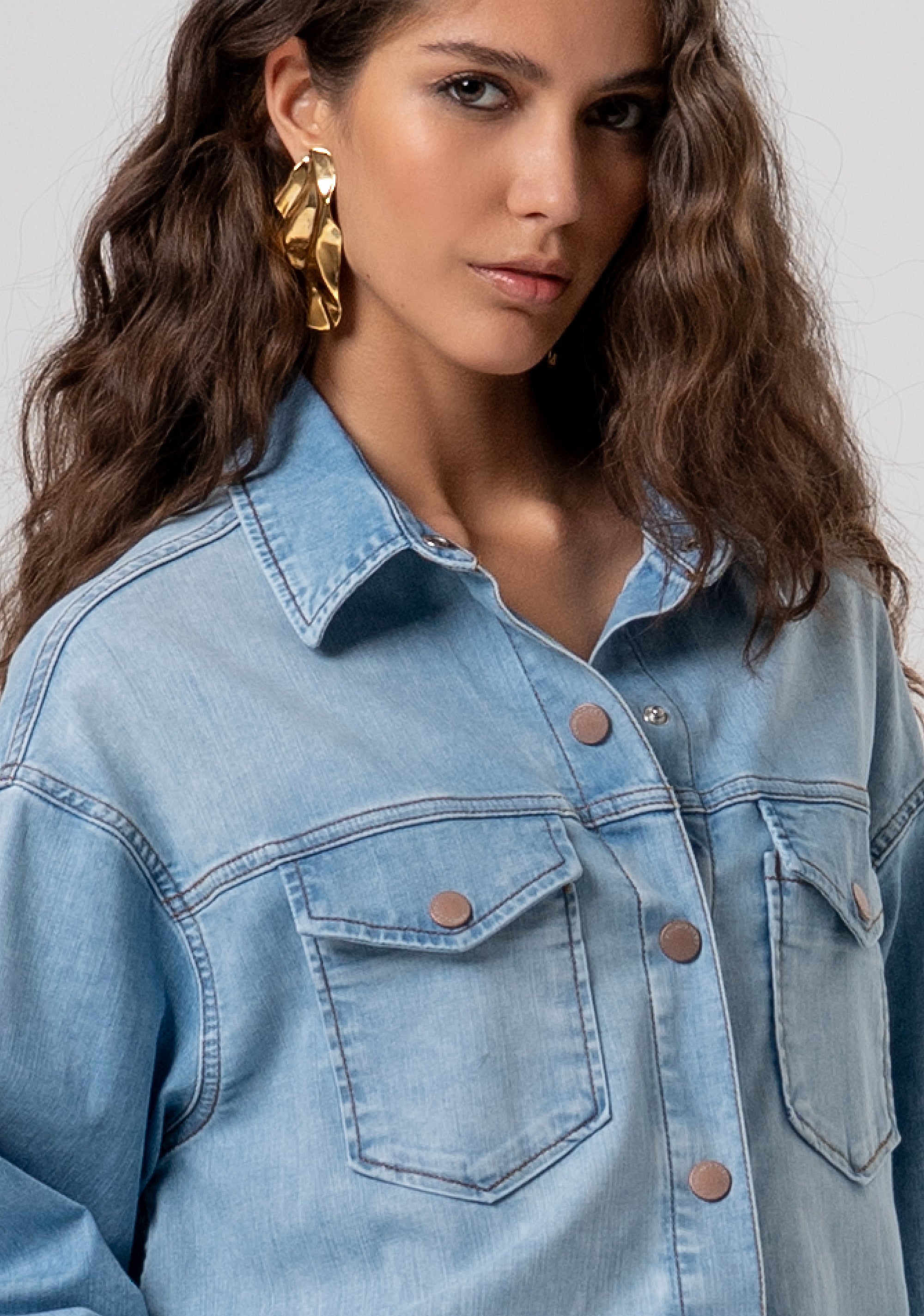 Camicia over in denim con lavaggio bleached FP26ST6031D45003-062 Fracomina