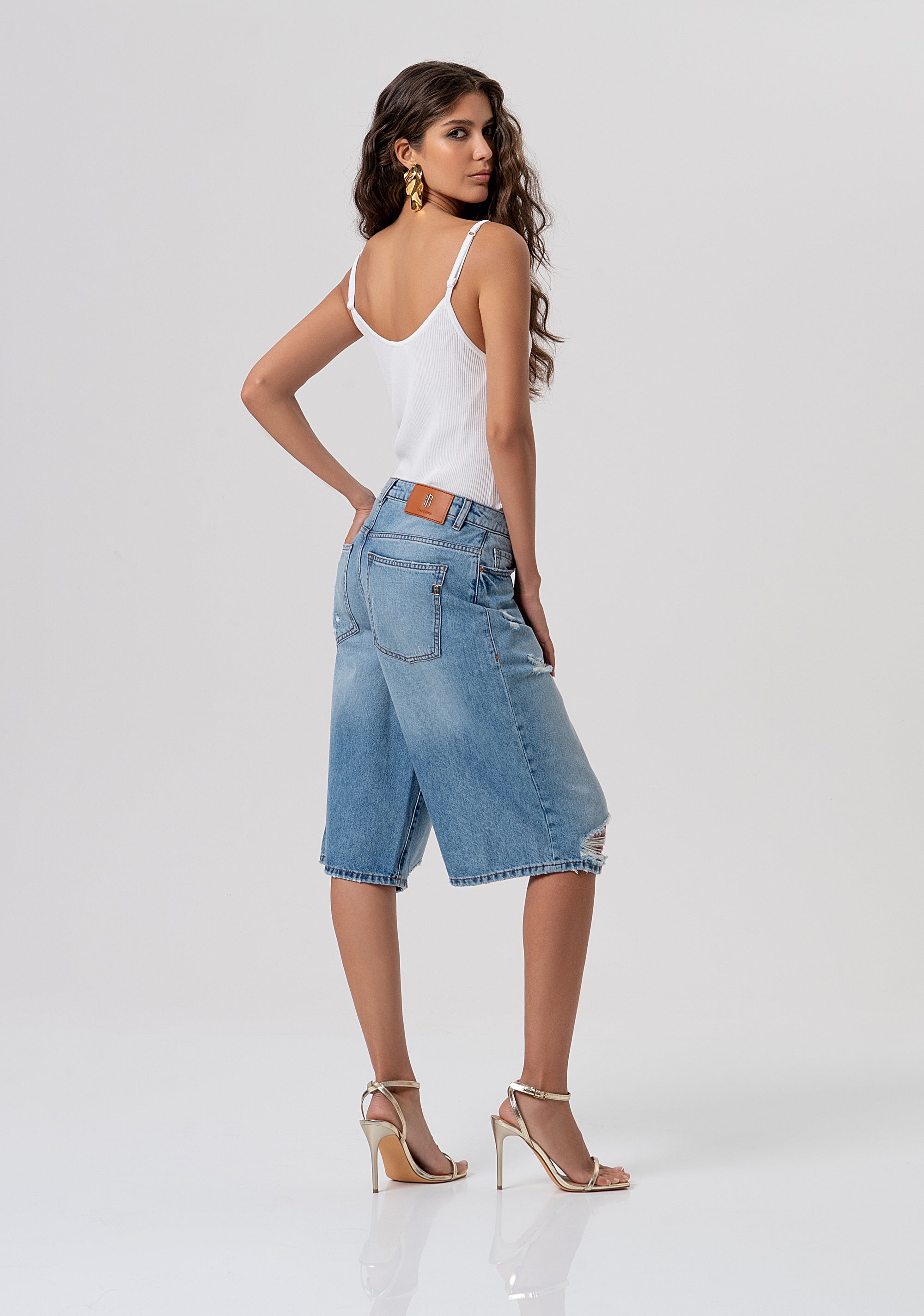 Bermuda regular in denim con lavaggio medio e strappi FP26SV6019D471O1-437 Fracomina