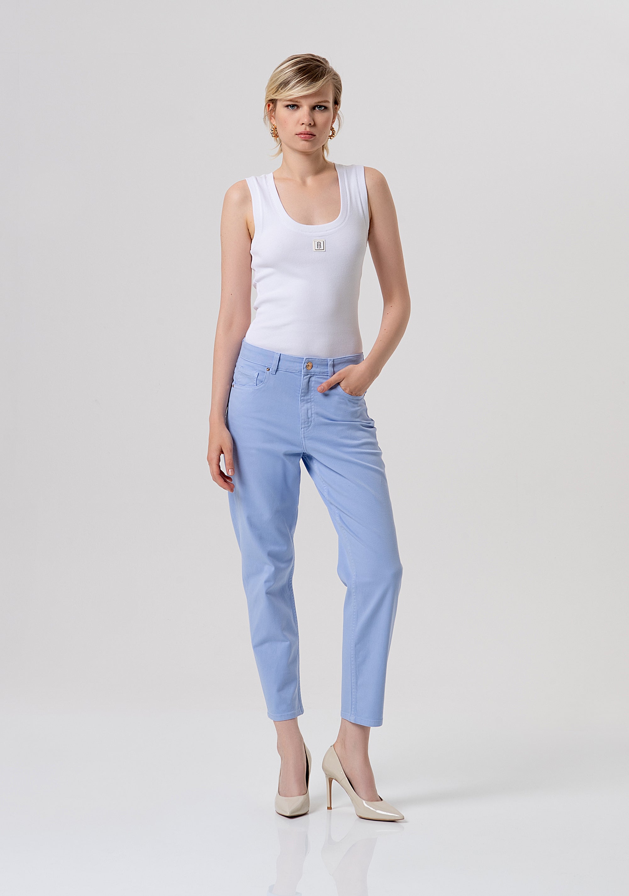Pantalone carrot mom fit in tessuto bull FP26SVD005W61501-175 Fracomina